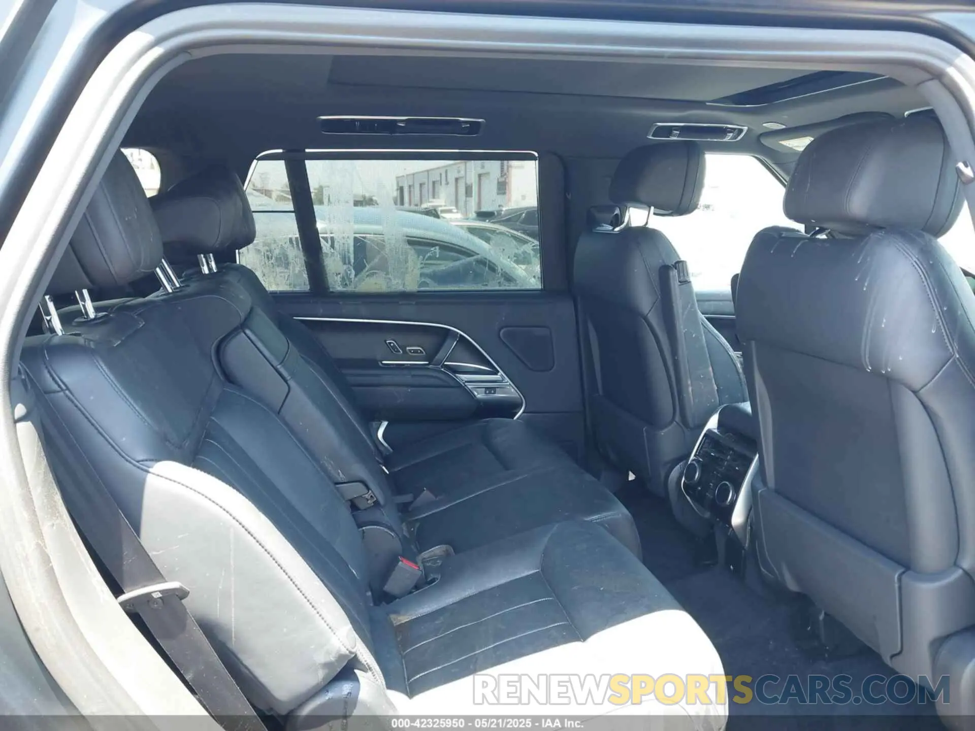 8 fotografías del automóvil dañado SALKPBE7XPA021523 LAND ROVER RANGE ROVER 2023