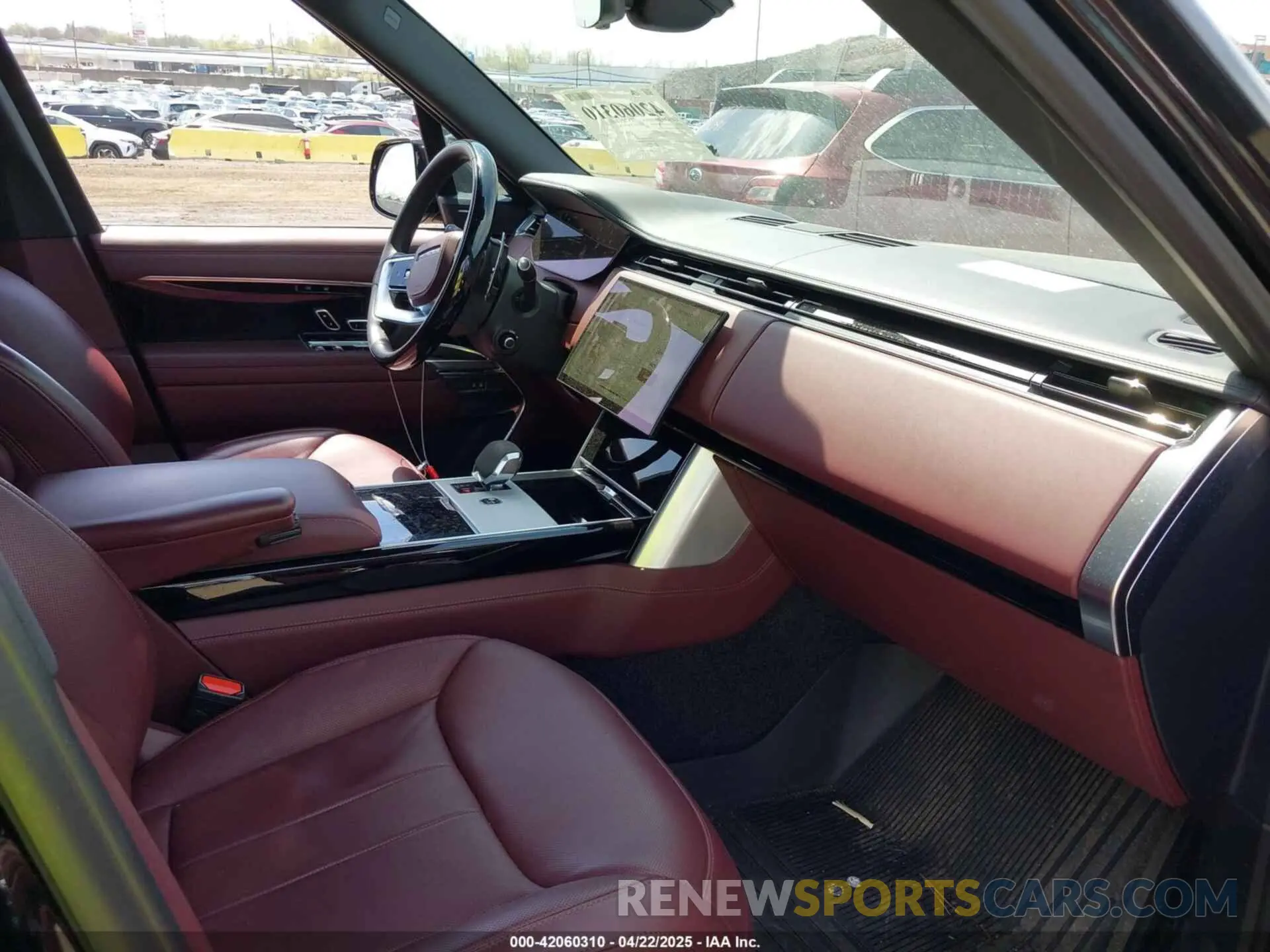 5 fotografías del automóvil dañado SALKP9E96RA092327 LAND ROVER RANGE ROVER 2024