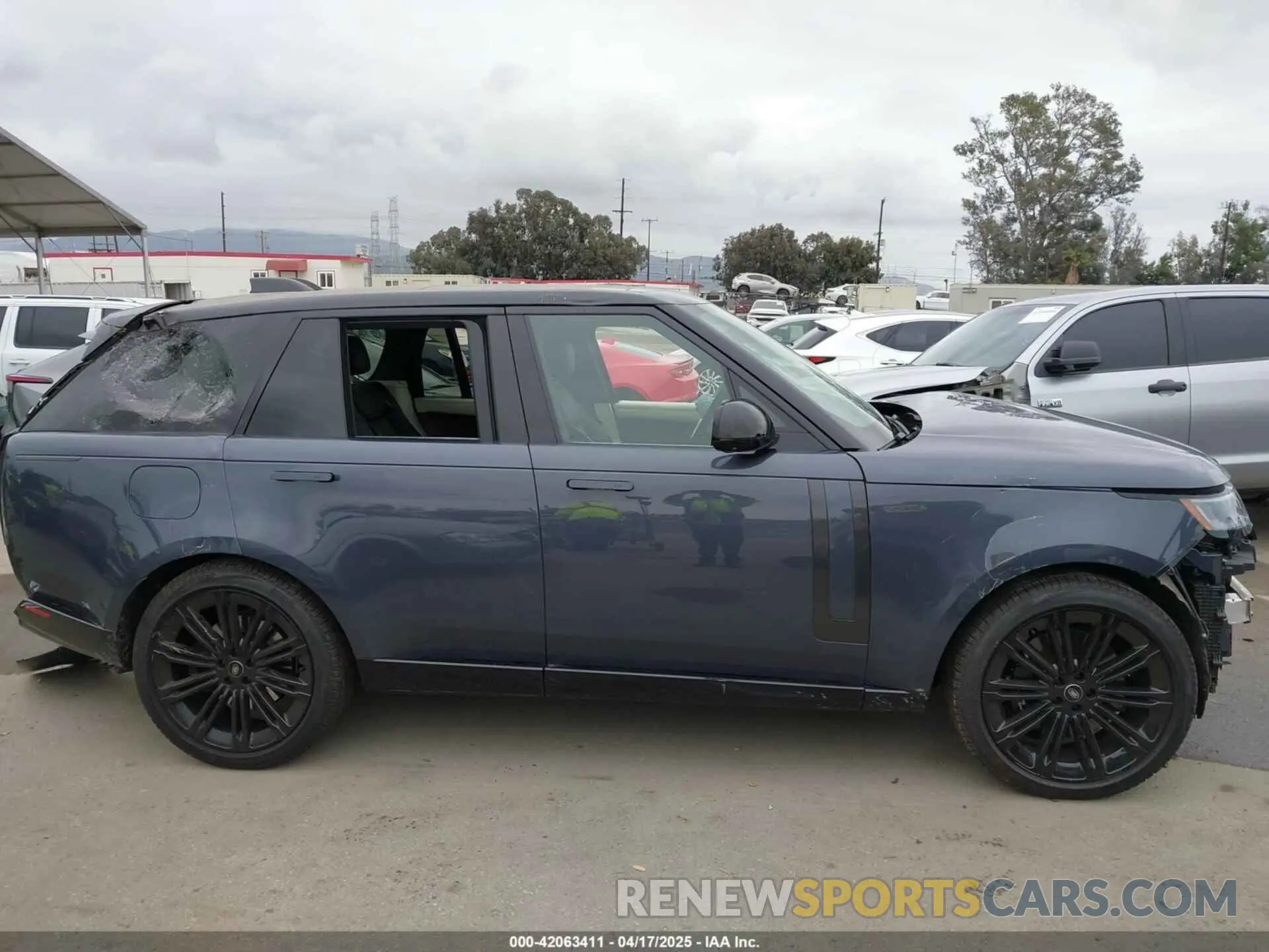 12 fotografías del automóvil dañado SALKP9E96RA240556 LAND ROVER RANGE ROVER 2024