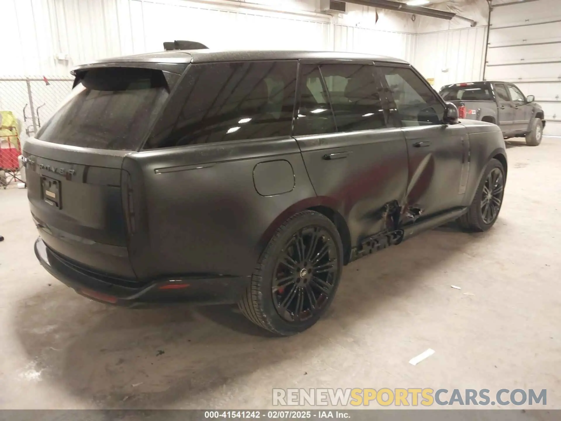 4 fotografías del automóvil dañado SALKP9FU0RA247585 LAND ROVER RANGE ROVER 2024