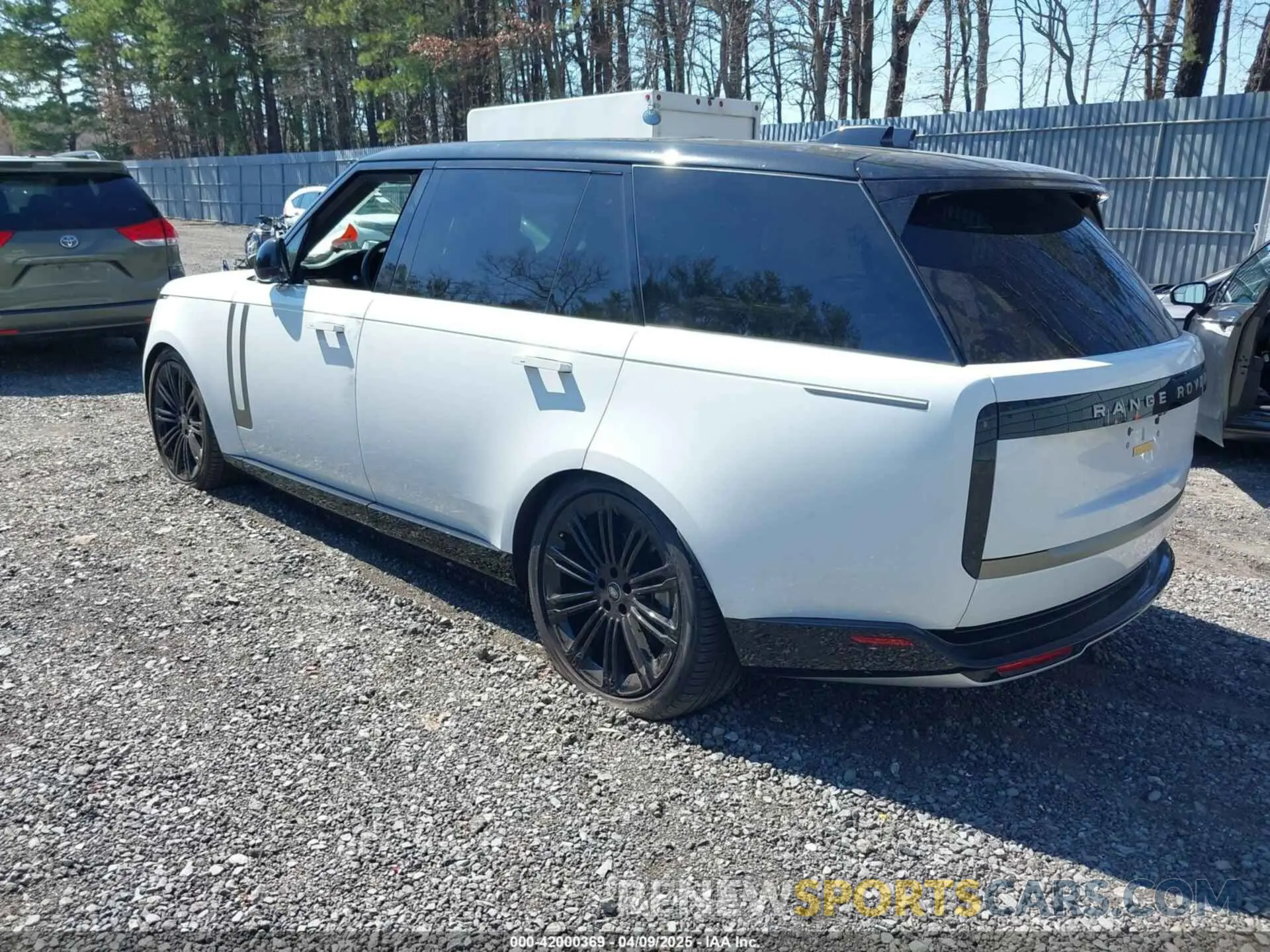 3 fotografías del automóvil dañado SALKPBFU2RA240418 LAND ROVER RANGE ROVER 2024