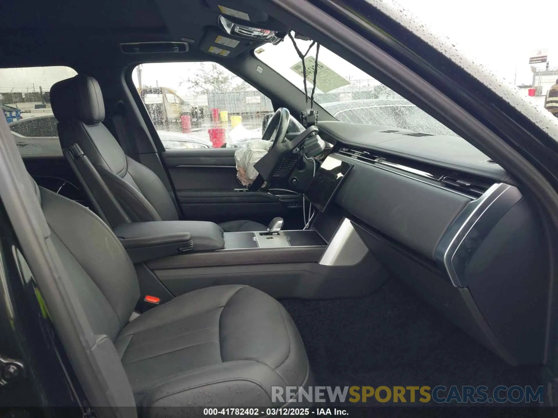 5 fotografías del automóvil dañado SALKP9E90SA258525 LAND ROVER RANGE ROVER 2025