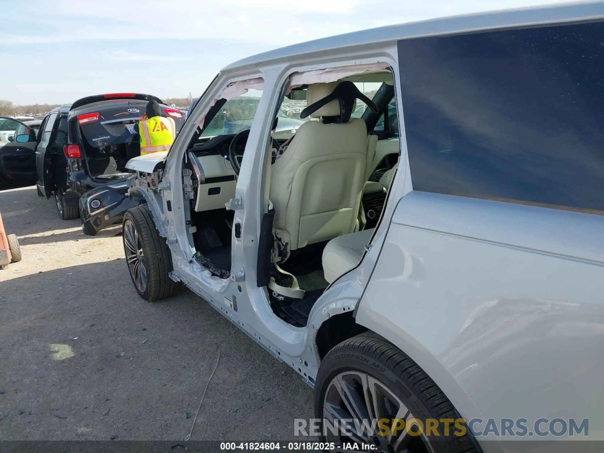 17 fotografías del automóvil dañado SALKP9E92SA276184 LAND ROVER RANGE ROVER 2025