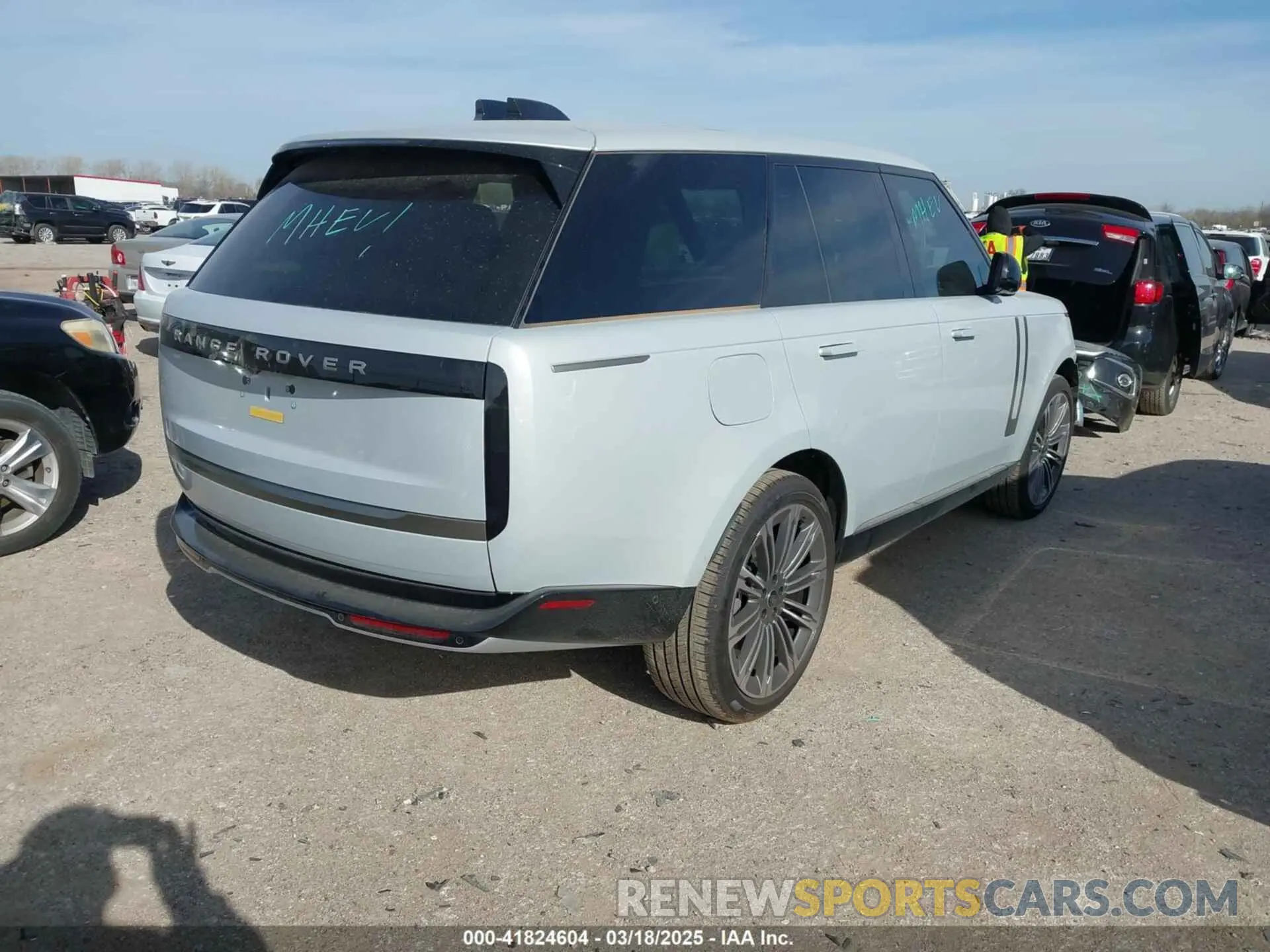 4 fotografías del automóvil dañado SALKP9E92SA276184 LAND ROVER RANGE ROVER 2025