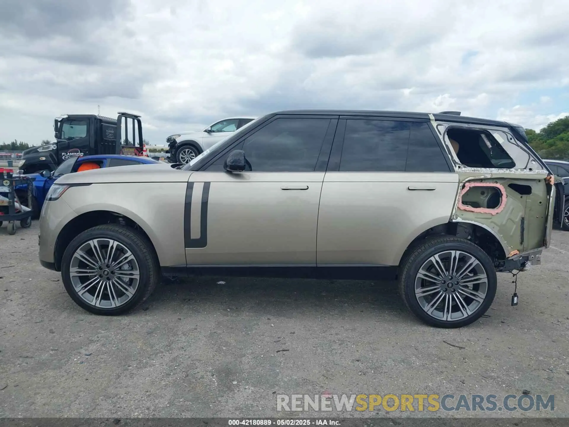 15 fotografías del automóvil dañado SALKP9E98SA300830 LAND ROVER RANGE ROVER 2025