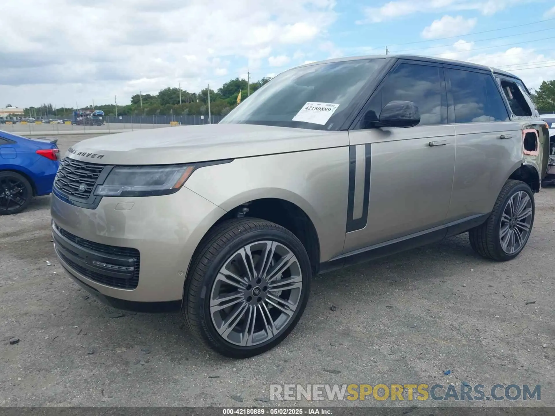 2 fotografías del automóvil dañado SALKP9E98SA300830 LAND ROVER RANGE ROVER 2025