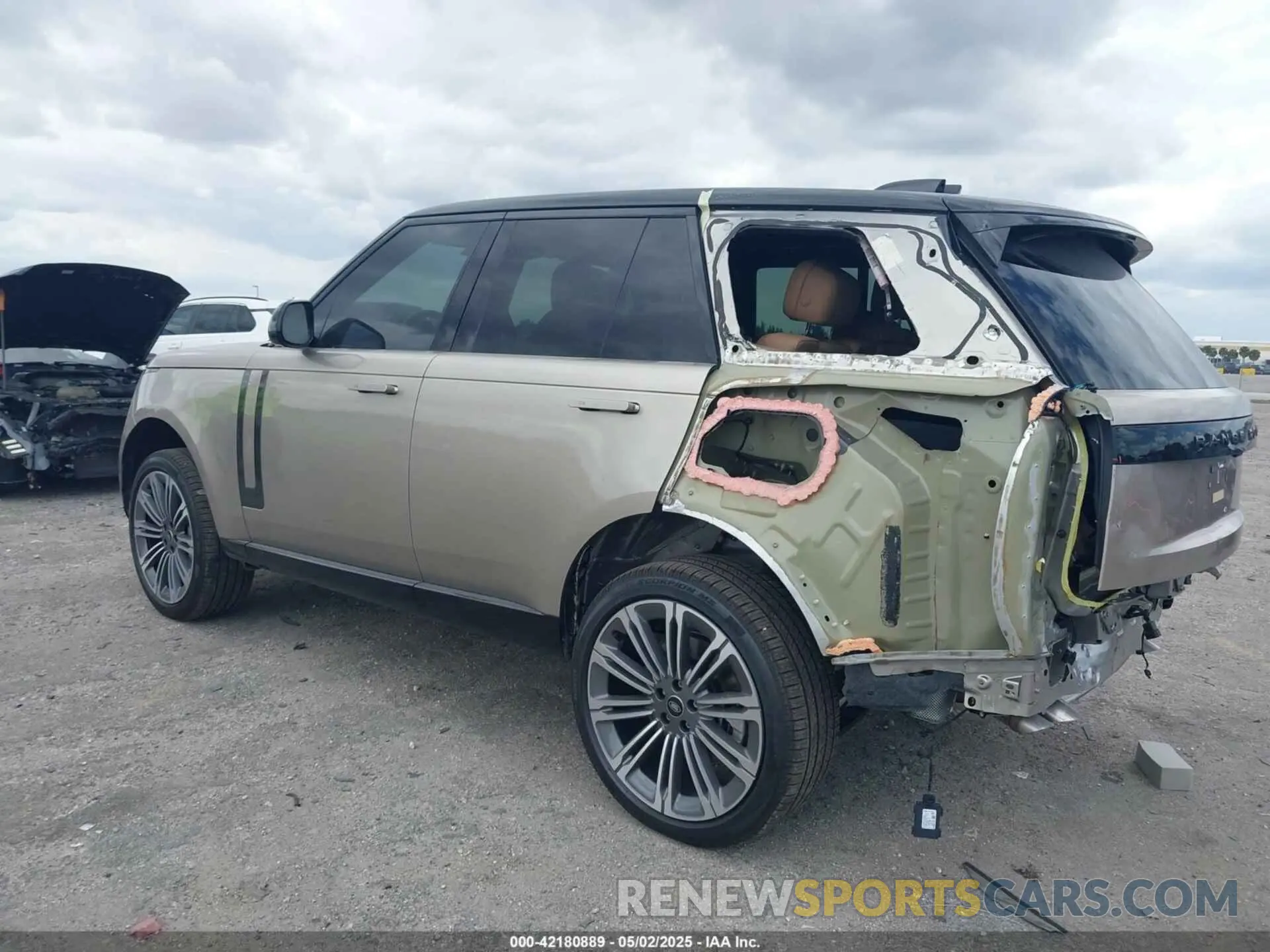 3 fotografías del automóvil dañado SALKP9E98SA300830 LAND ROVER RANGE ROVER 2025