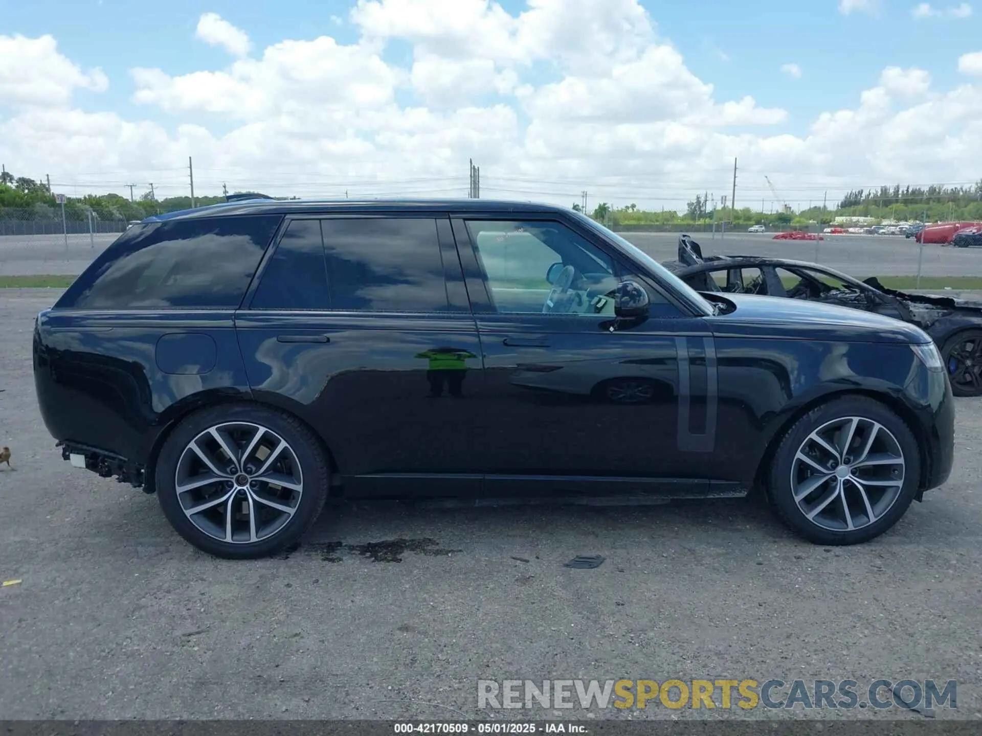 14 fotografías del automóvil dañado SALKP9F41SA262215 LAND ROVER RANGE ROVER 2025