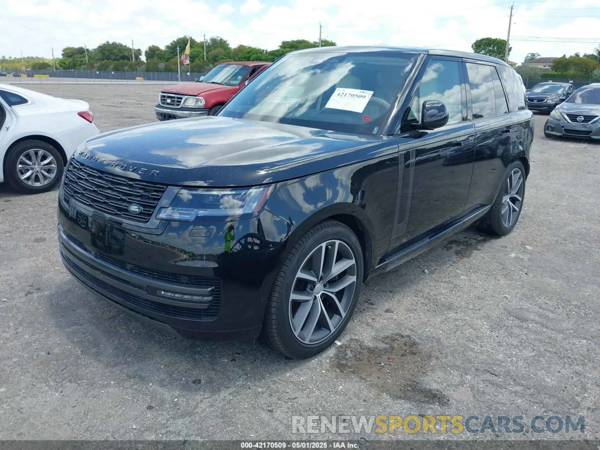 2 fotografías del automóvil dañado SALKP9F41SA262215 LAND ROVER RANGE ROVER 2025