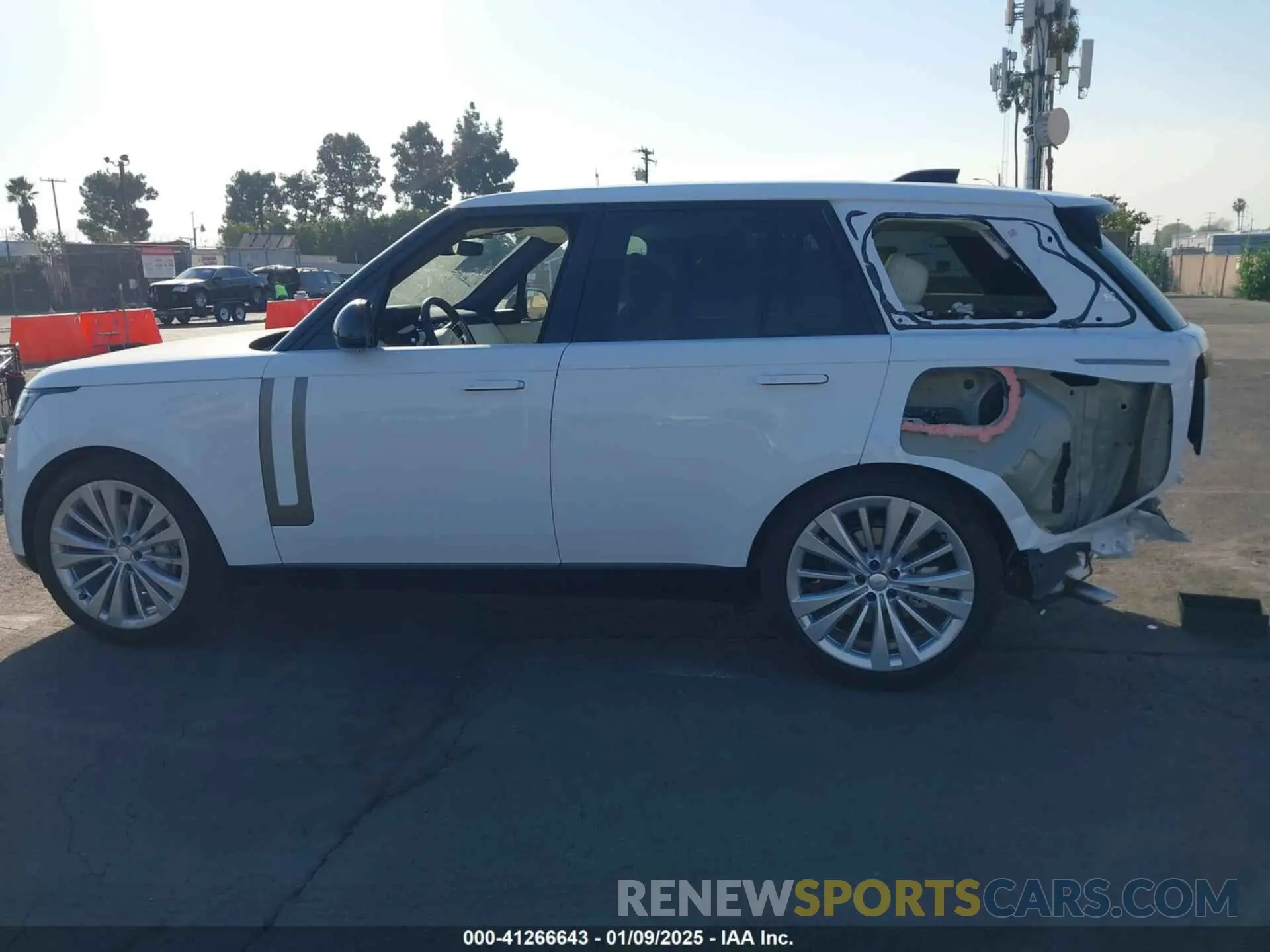 14 fotografías del automóvil dañado SALKP9FU8SA282042 LAND ROVER RANGE ROVER 2025