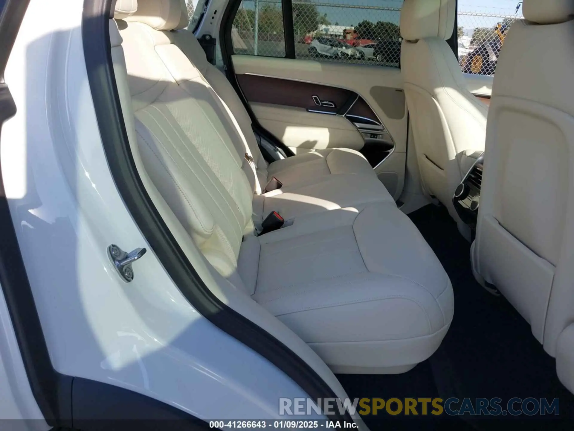8 fotografías del automóvil dañado SALKP9FU8SA282042 LAND ROVER RANGE ROVER 2025