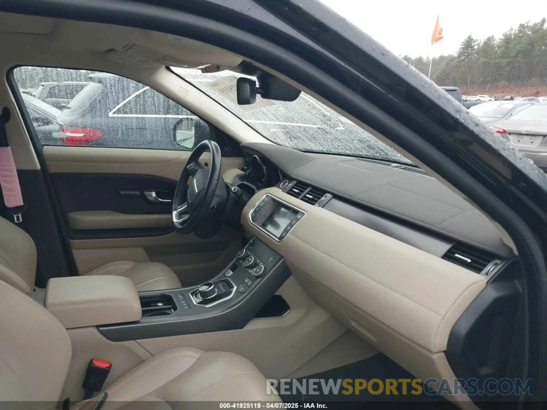 5 fotografías del automóvil dañado SALVP2RX1KH341188 LAND ROVER RANGE ROVER EVOQUE 2019