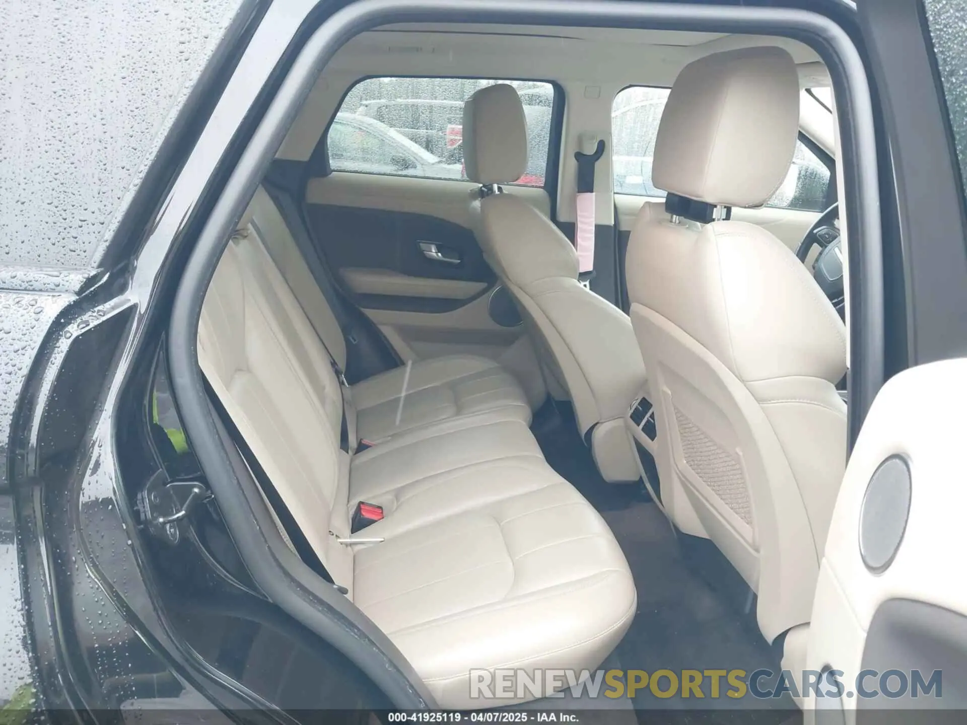 8 fotografías del automóvil dañado SALVP2RX1KH341188 LAND ROVER RANGE ROVER EVOQUE 2019