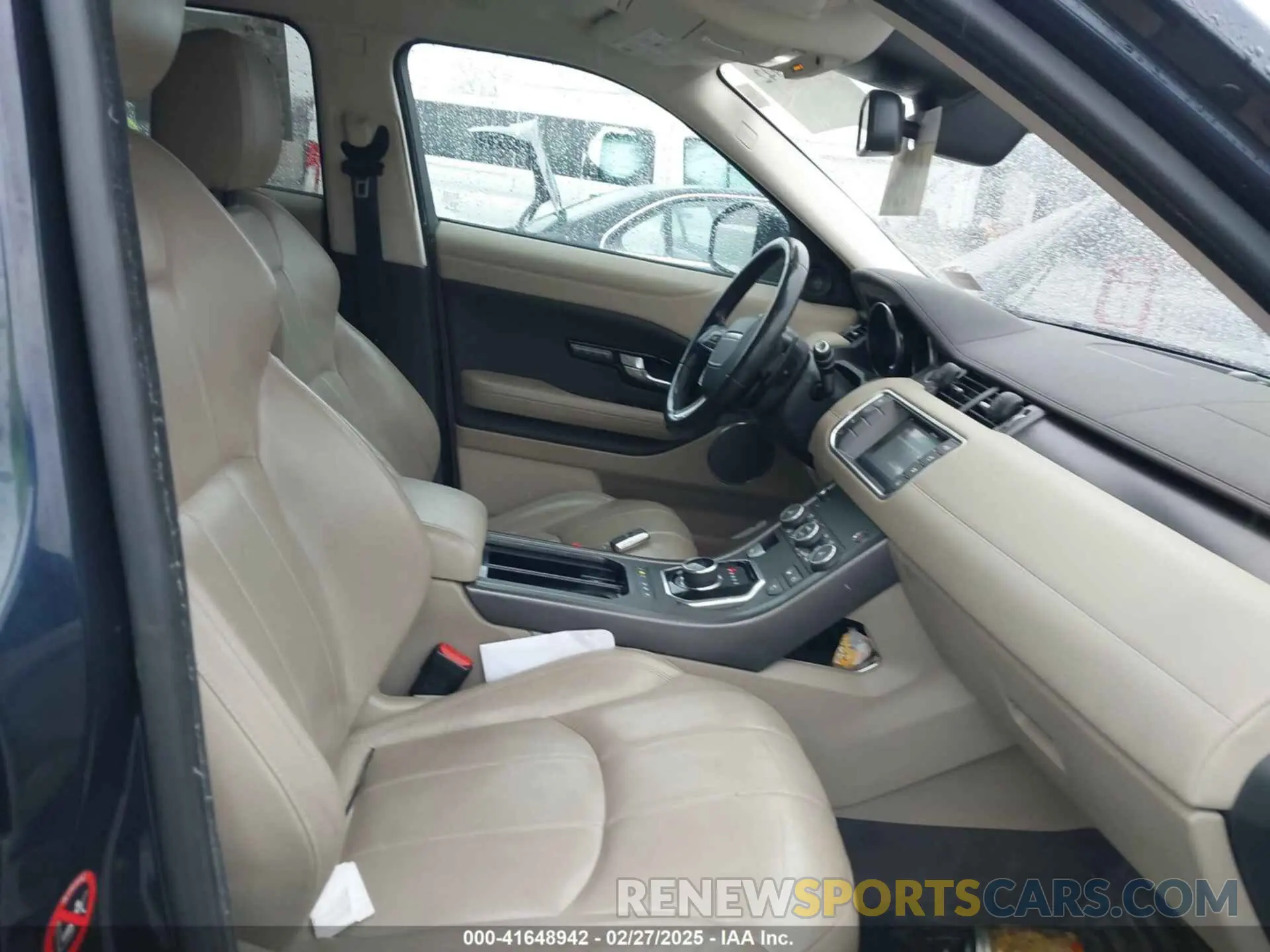 5 fotografías del automóvil dañado SALVP2RX2KH341541 LAND ROVER RANGE ROVER EVOQUE 2019