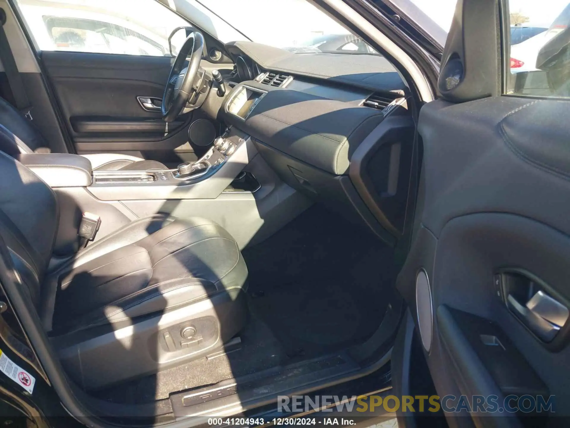 5 fotografías del automóvil dañado SALVP2RX2KH343659 LAND ROVER RANGE ROVER EVOQUE 2019