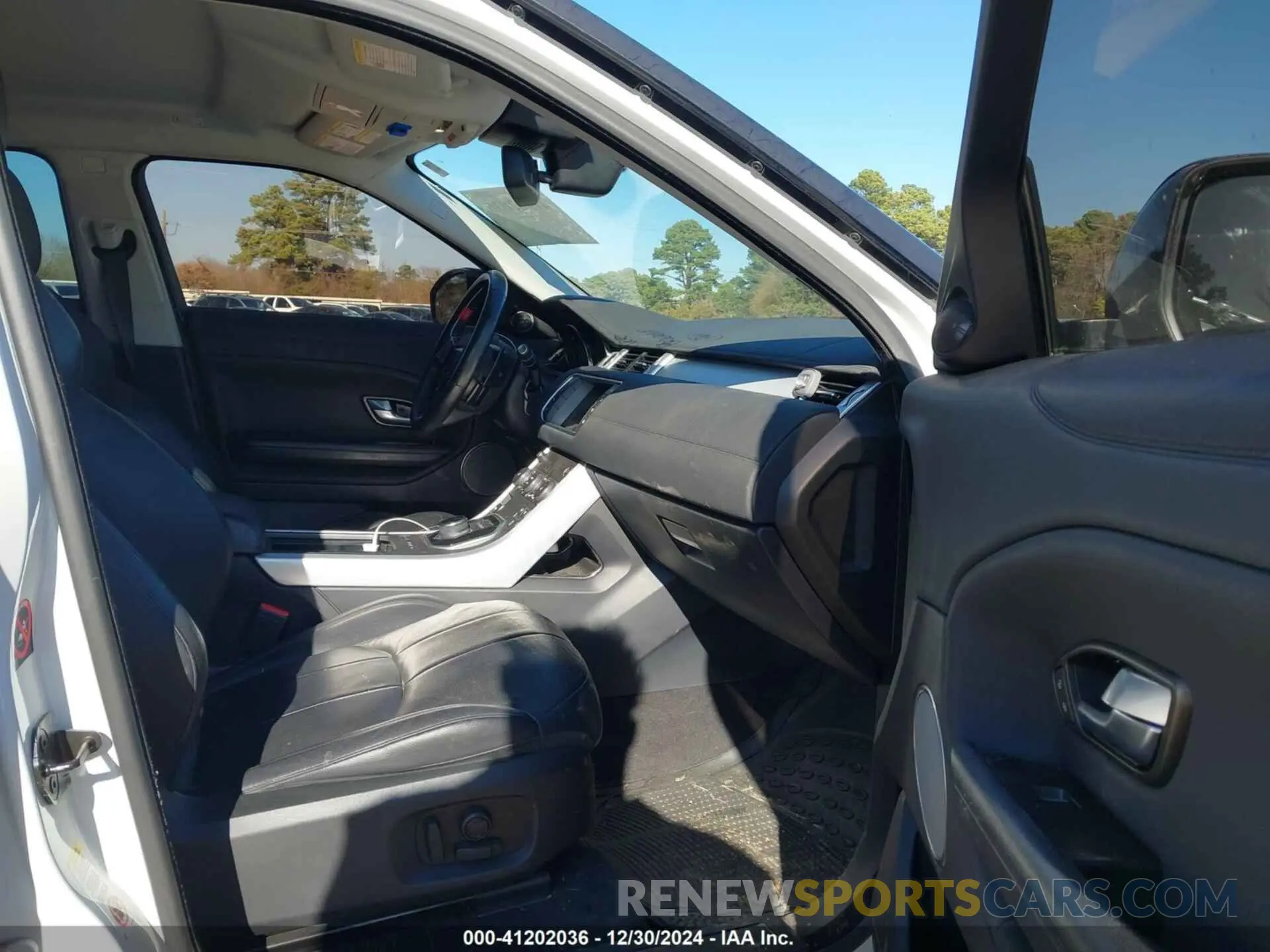 5 fotografías del automóvil dañado SALVP2RX2KH352197 LAND ROVER RANGE ROVER EVOQUE 2019