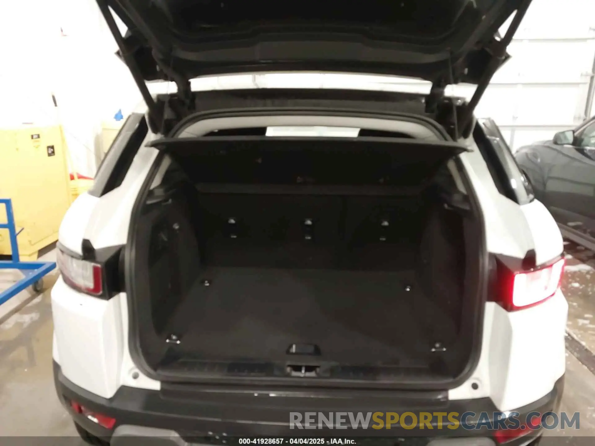 17 fotografías del automóvil dañado SALVP2RX3KH347171 LAND ROVER RANGE ROVER EVOQUE 2019