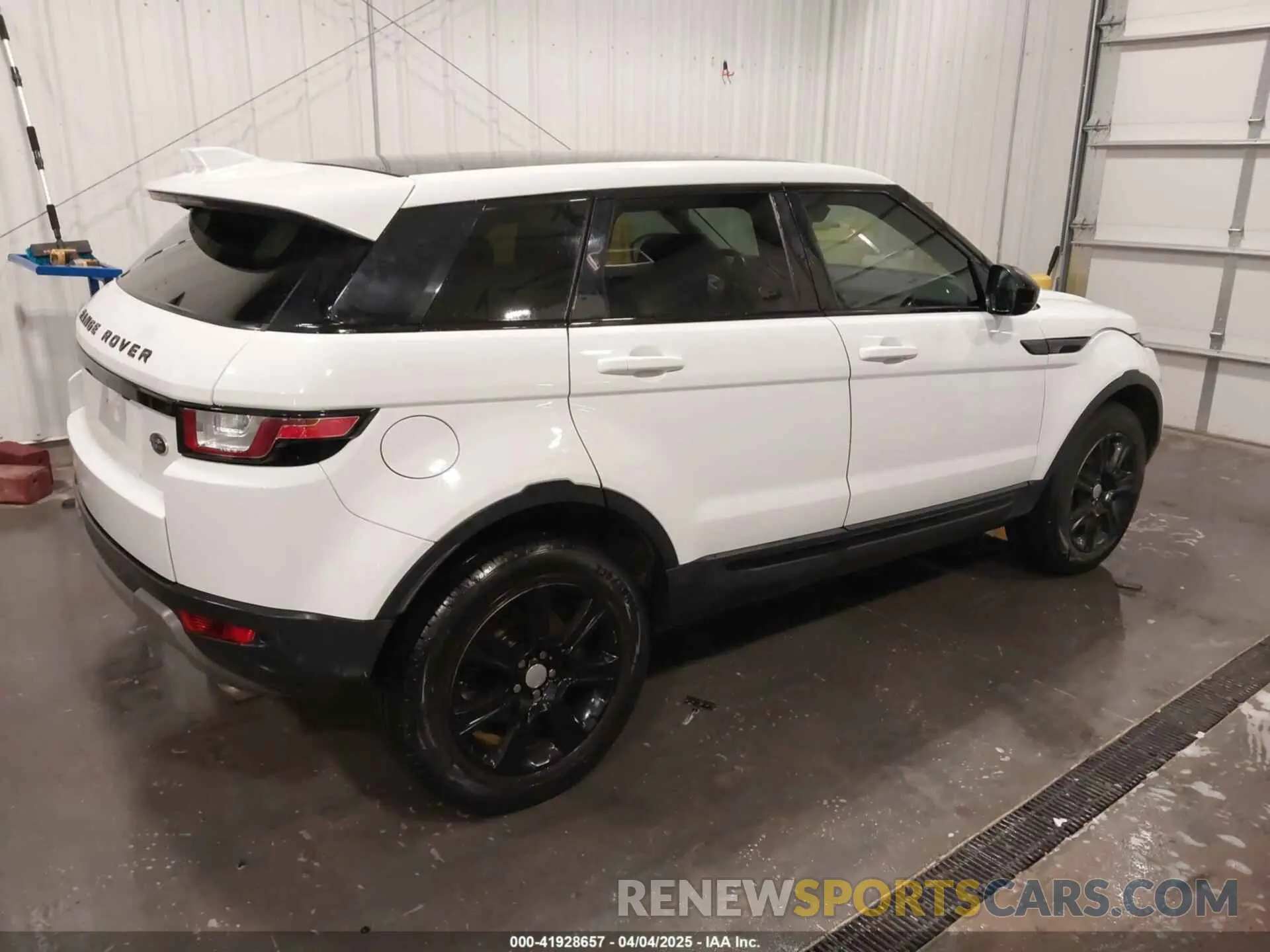 4 fotografías del automóvil dañado SALVP2RX3KH347171 LAND ROVER RANGE ROVER EVOQUE 2019
