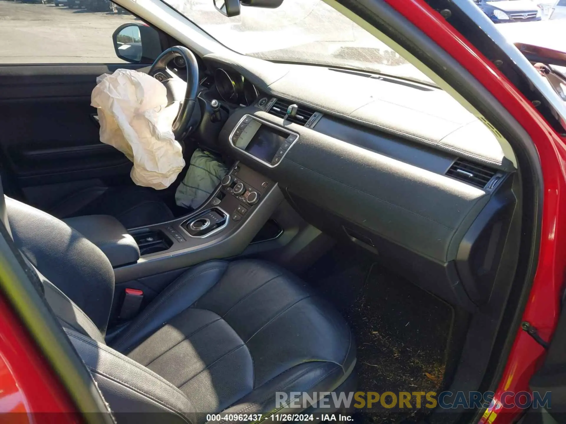 5 fotografías del automóvil dañado SALVP2RX6KH339873 LAND ROVER RANGE ROVER EVOQUE 2019