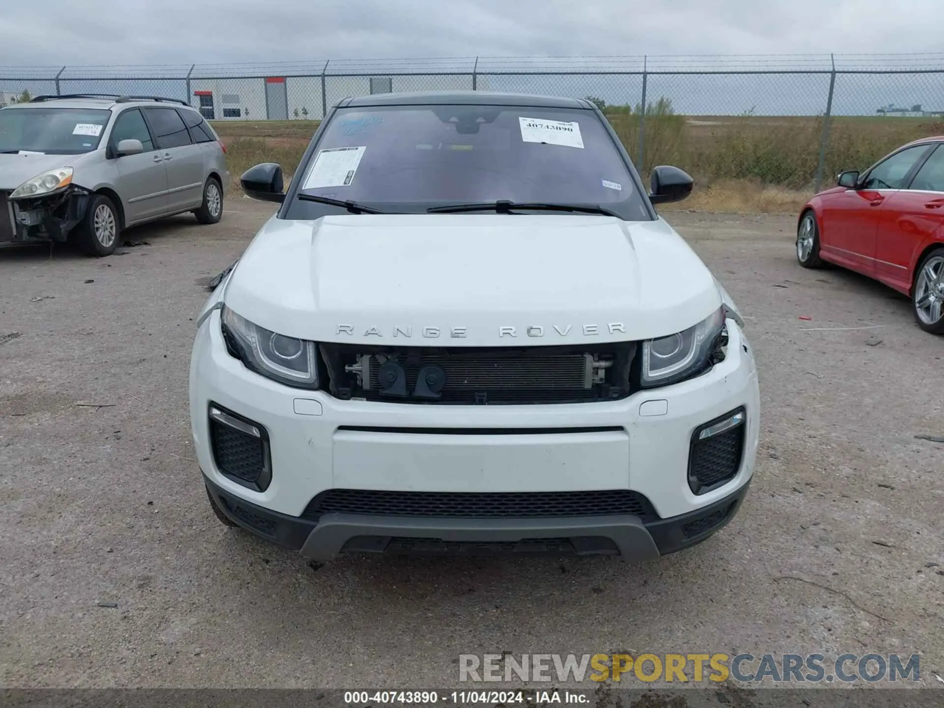 12 fotografías del automóvil dañado SALVP2RX7KH347383 LAND ROVER RANGE ROVER EVOQUE 2019