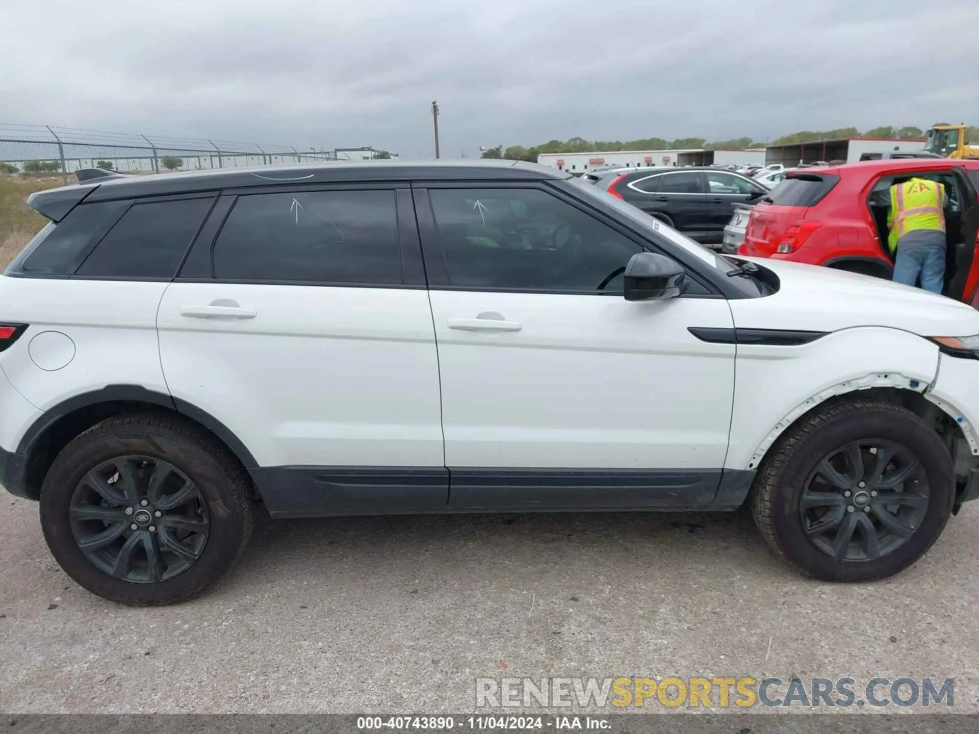 13 fotografías del automóvil dañado SALVP2RX7KH347383 LAND ROVER RANGE ROVER EVOQUE 2019