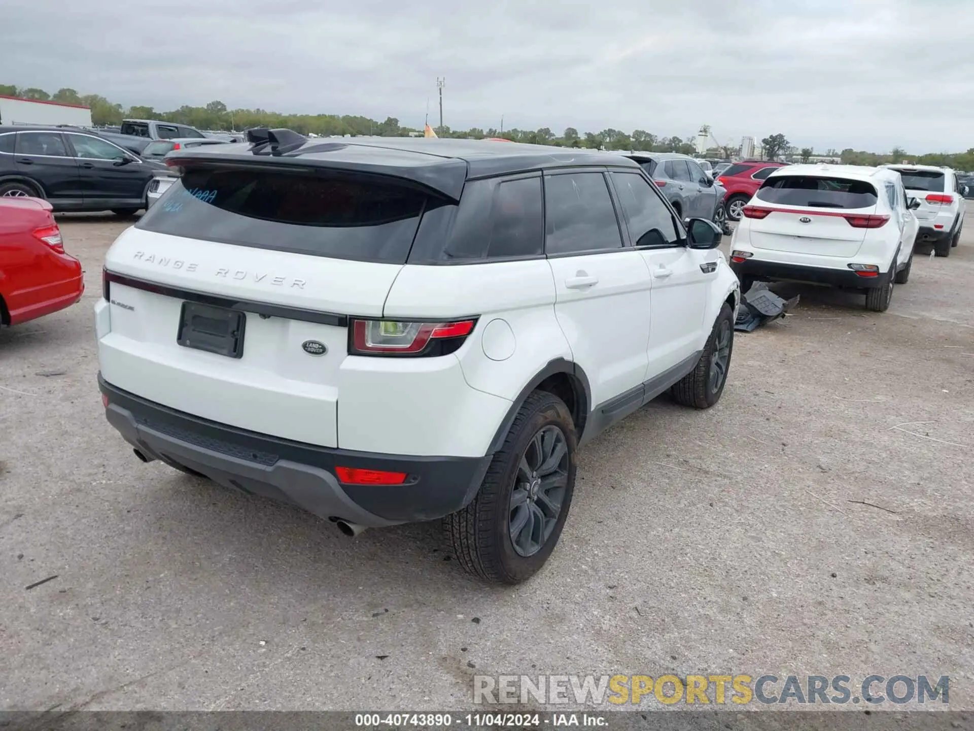 4 fotografías del automóvil dañado SALVP2RX7KH347383 LAND ROVER RANGE ROVER EVOQUE 2019