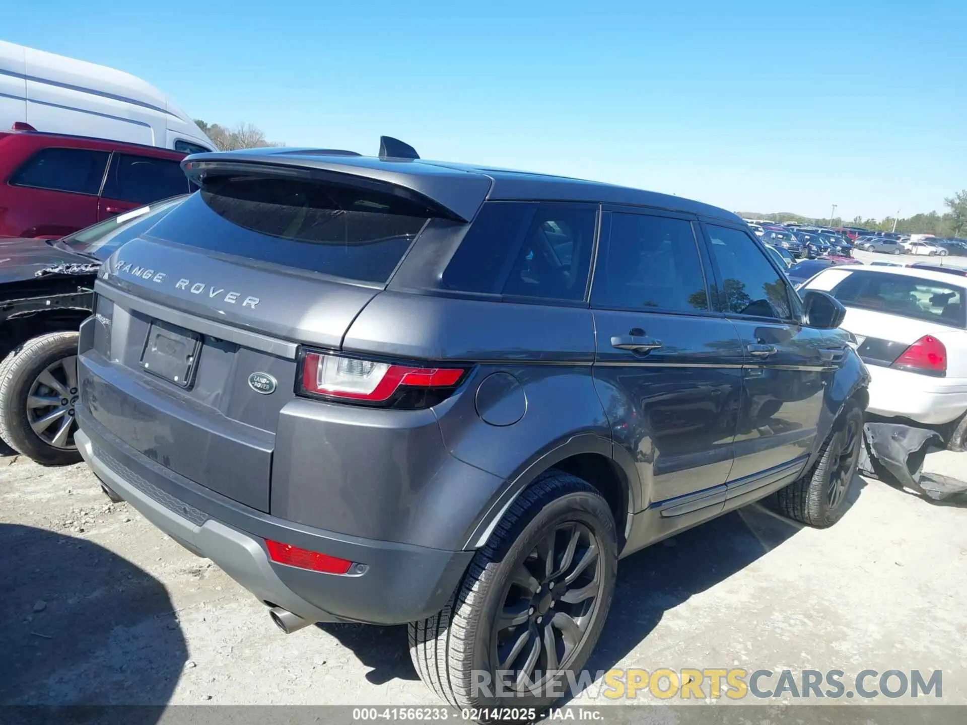 13 fotografías del automóvil dañado SALVP2RX8KH340040 LAND ROVER RANGE ROVER EVOQUE 2019
