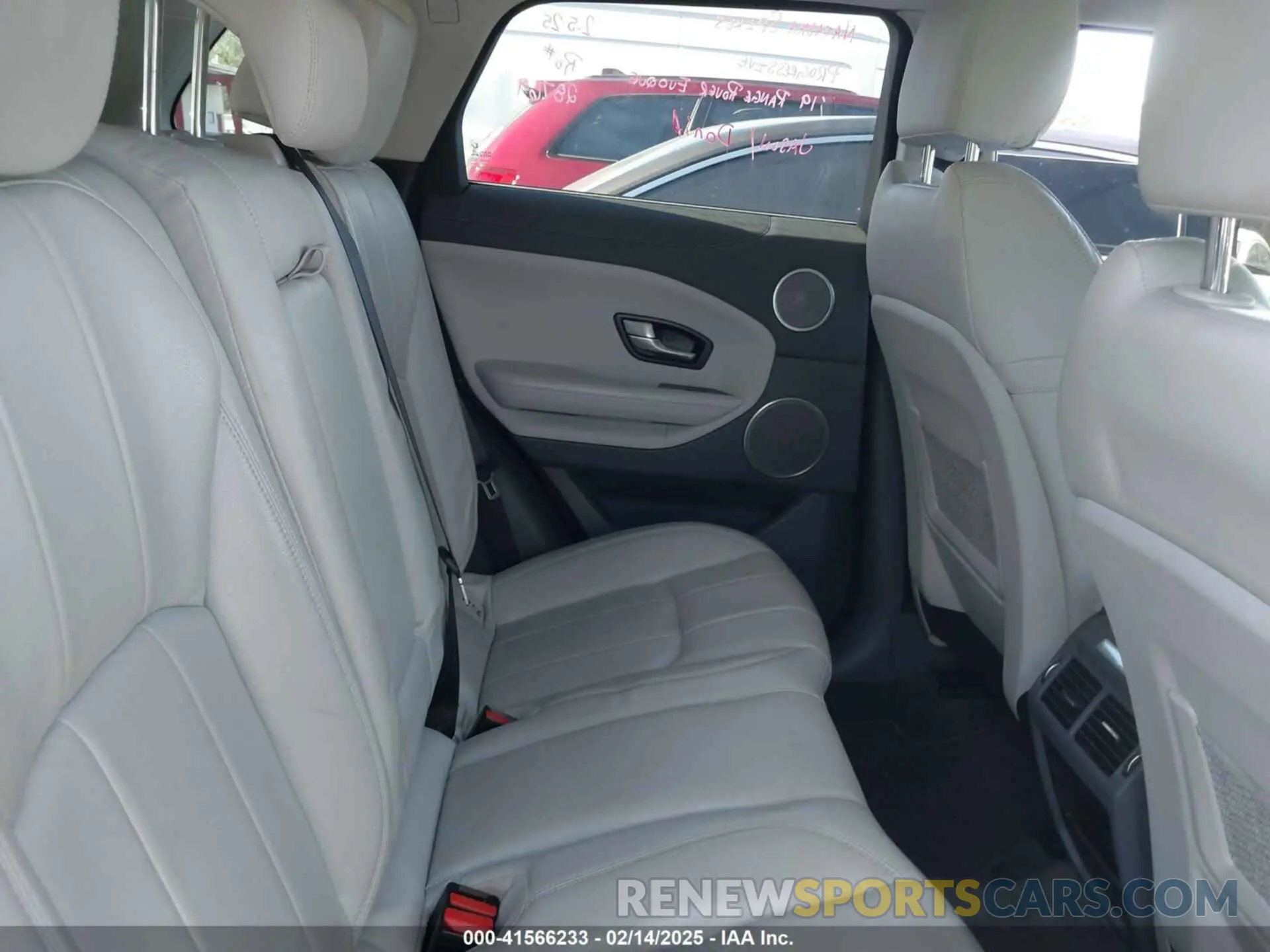 8 fotografías del automóvil dañado SALVP2RX8KH340040 LAND ROVER RANGE ROVER EVOQUE 2019