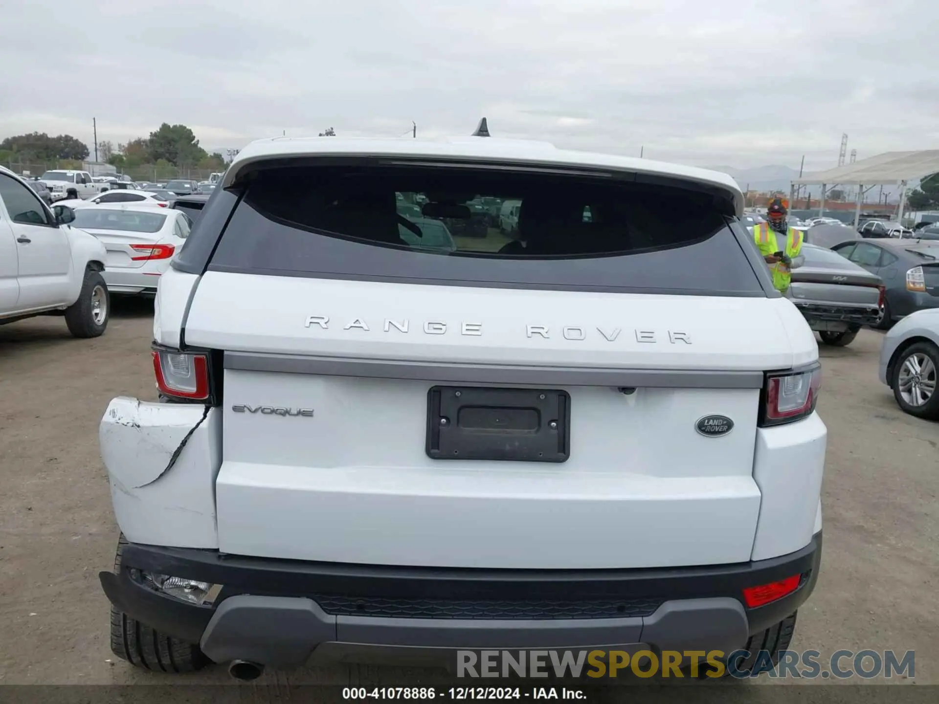 16 fotografías del automóvil dañado SALVP2RXXKH348530 LAND ROVER RANGE ROVER EVOQUE 2019