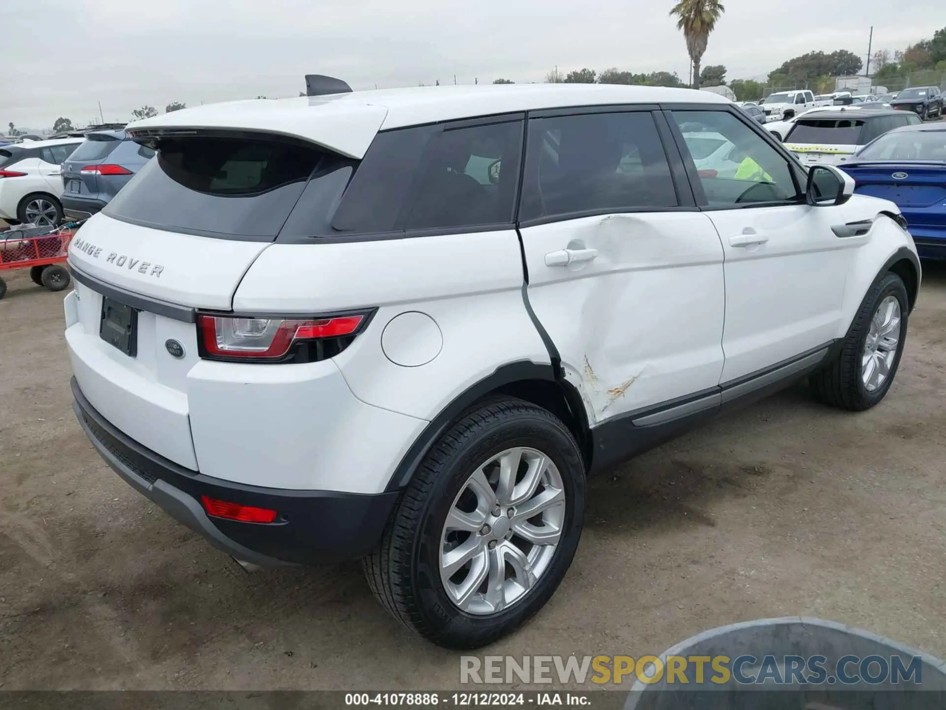 4 fotografías del automóvil dañado SALVP2RXXKH348530 LAND ROVER RANGE ROVER EVOQUE 2019