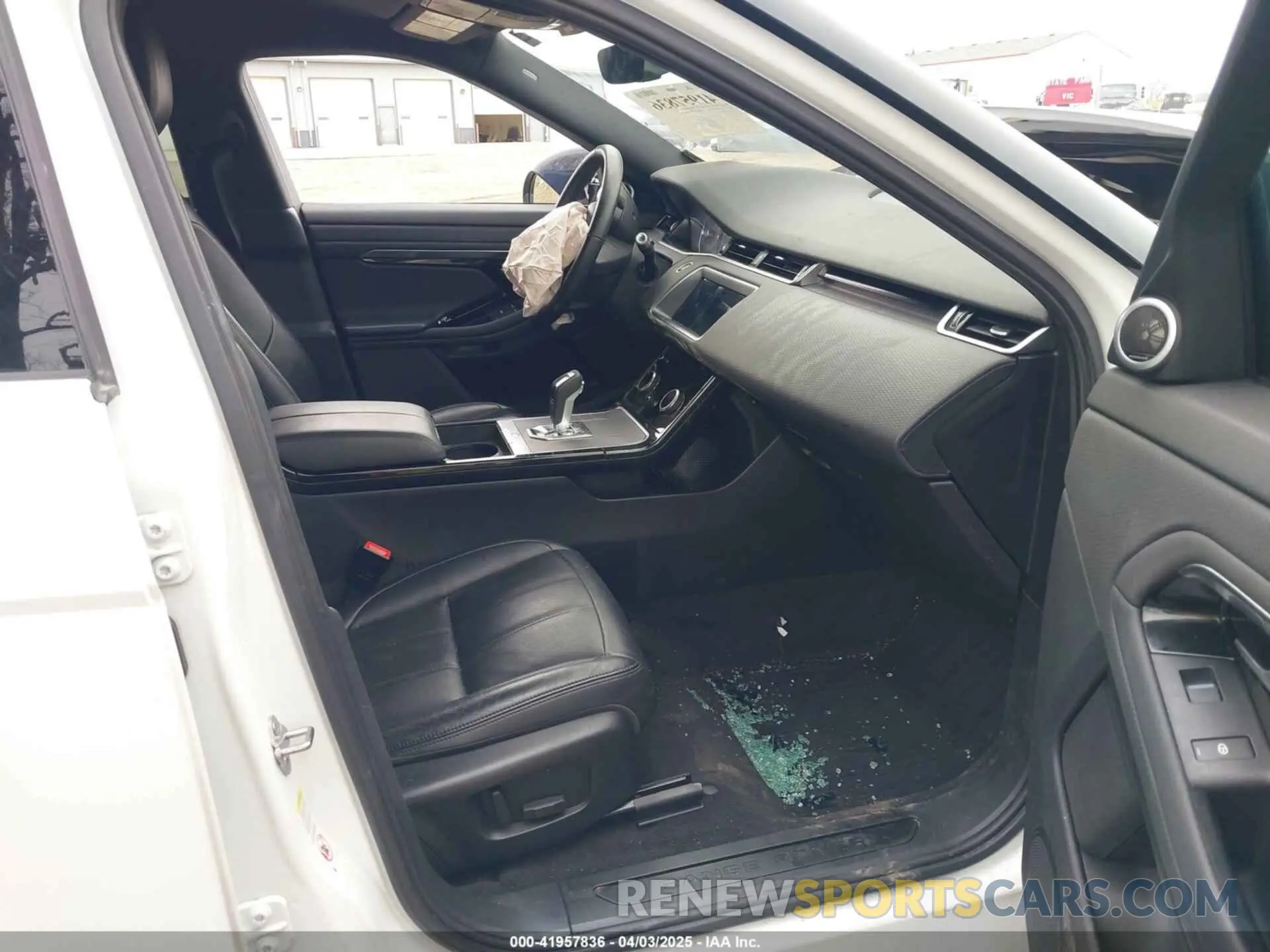 5 fotografías del automóvil dañado SALZJ2FX2LH018423 LAND ROVER RANGE ROVER EVOQUE 2020