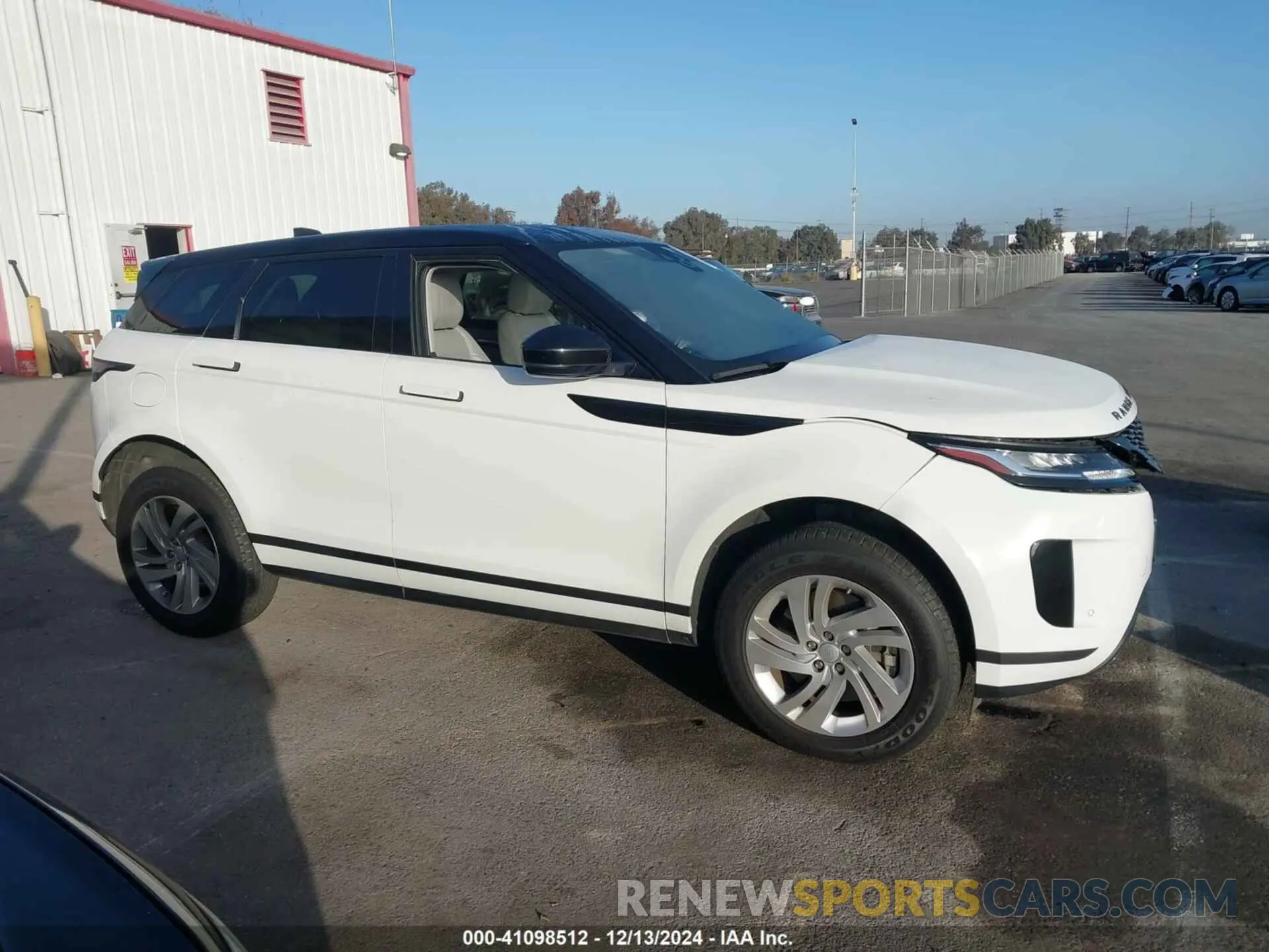 13 fotografías del automóvil dañado SALZJ2FX4LH043887 LAND ROVER RANGE ROVER EVOQUE 2020