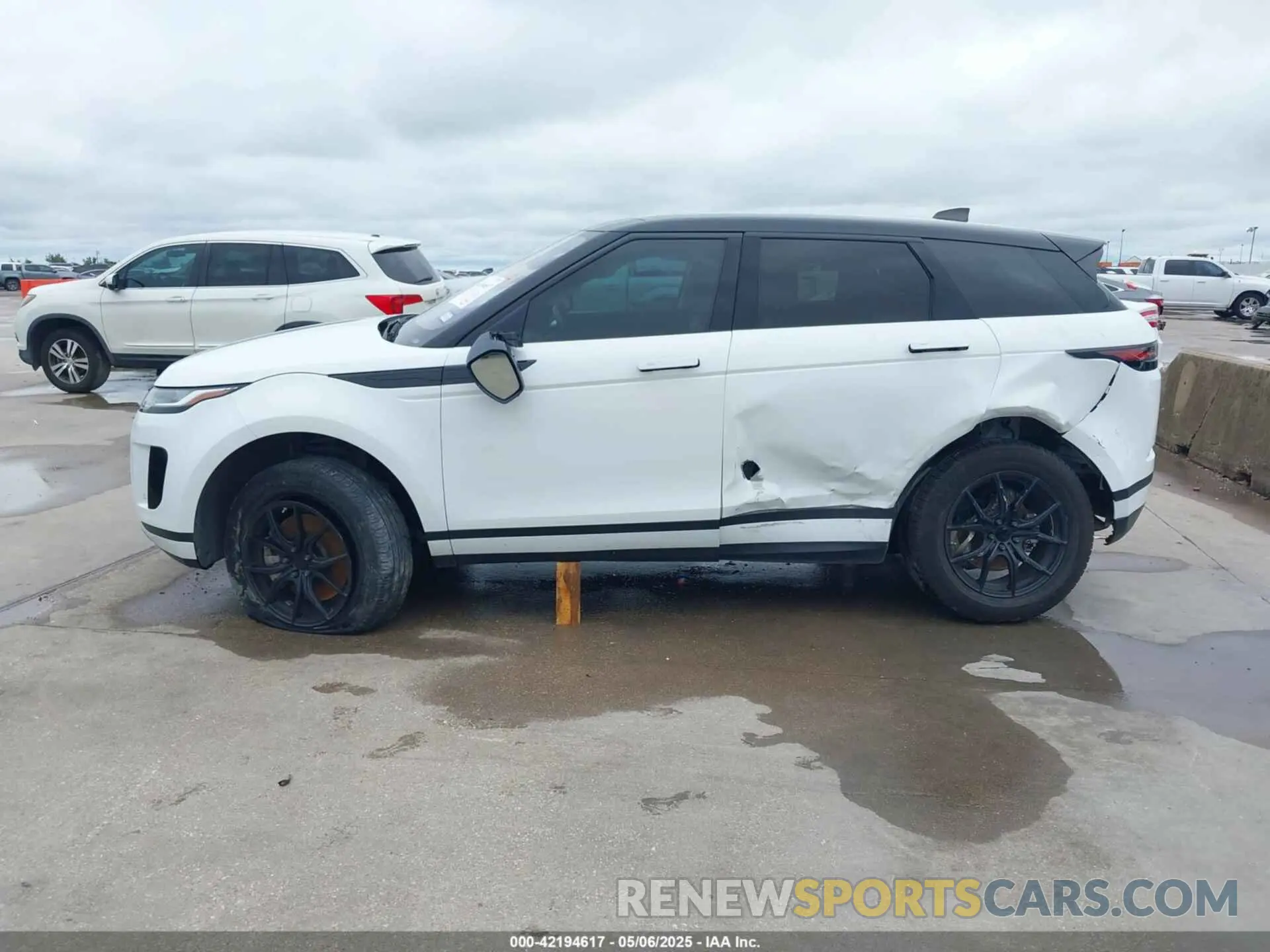 15 fotografías del automóvil dañado SALZJ2FX9LH084600 LAND ROVER RANGE ROVER EVOQUE 2020
