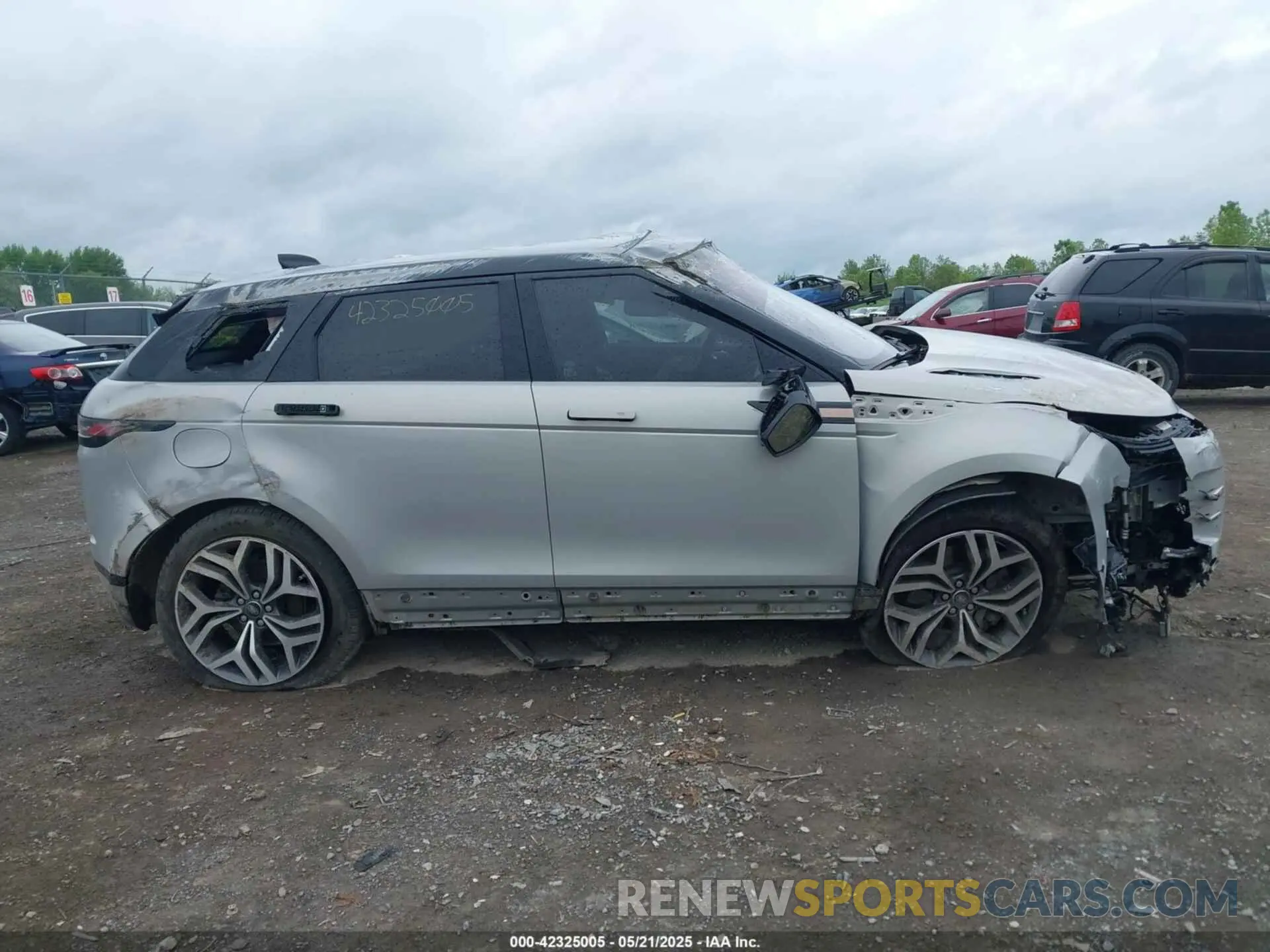 13 fotografías del automóvil dañado SALZL2FX0LH020729 LAND ROVER RANGE ROVER EVOQUE 2020