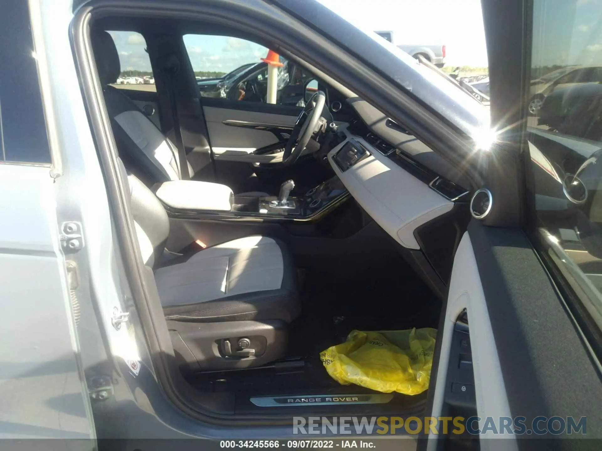 5 fotografías del automóvil dañado SALZL2FX4LH106139 LAND ROVER RANGE ROVER EVOQUE 2020