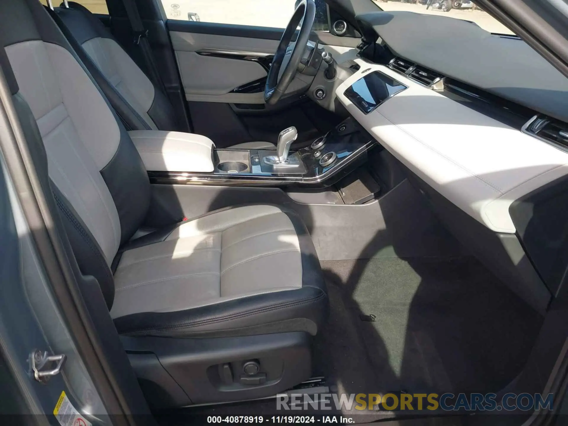 5 fotografías del automóvil dañado SALZL2FX6LH111326 LAND ROVER RANGE ROVER EVOQUE 2020