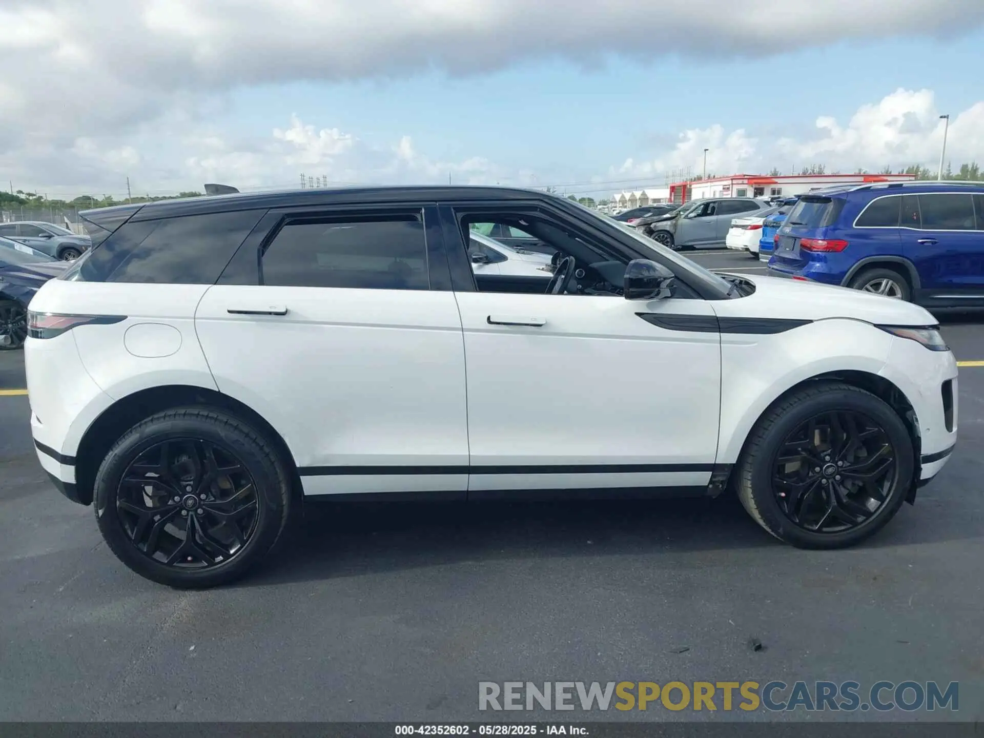 14 fotografías del automóvil dañado SALZP2FX6LH019279 LAND ROVER RANGE ROVER EVOQUE 2020