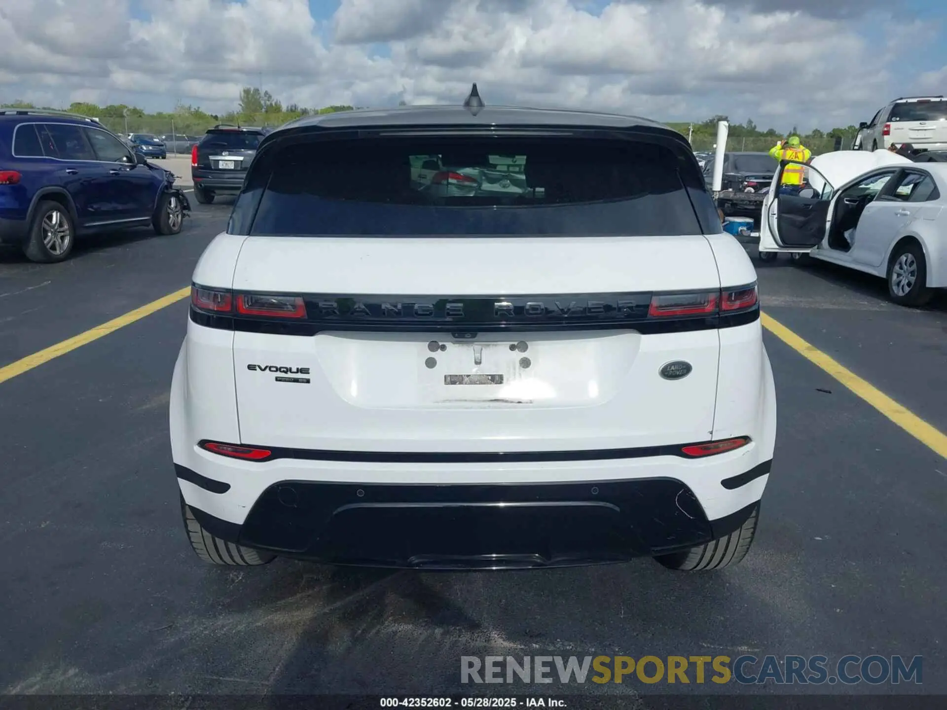 17 fotografías del automóvil dañado SALZP2FX6LH019279 LAND ROVER RANGE ROVER EVOQUE 2020