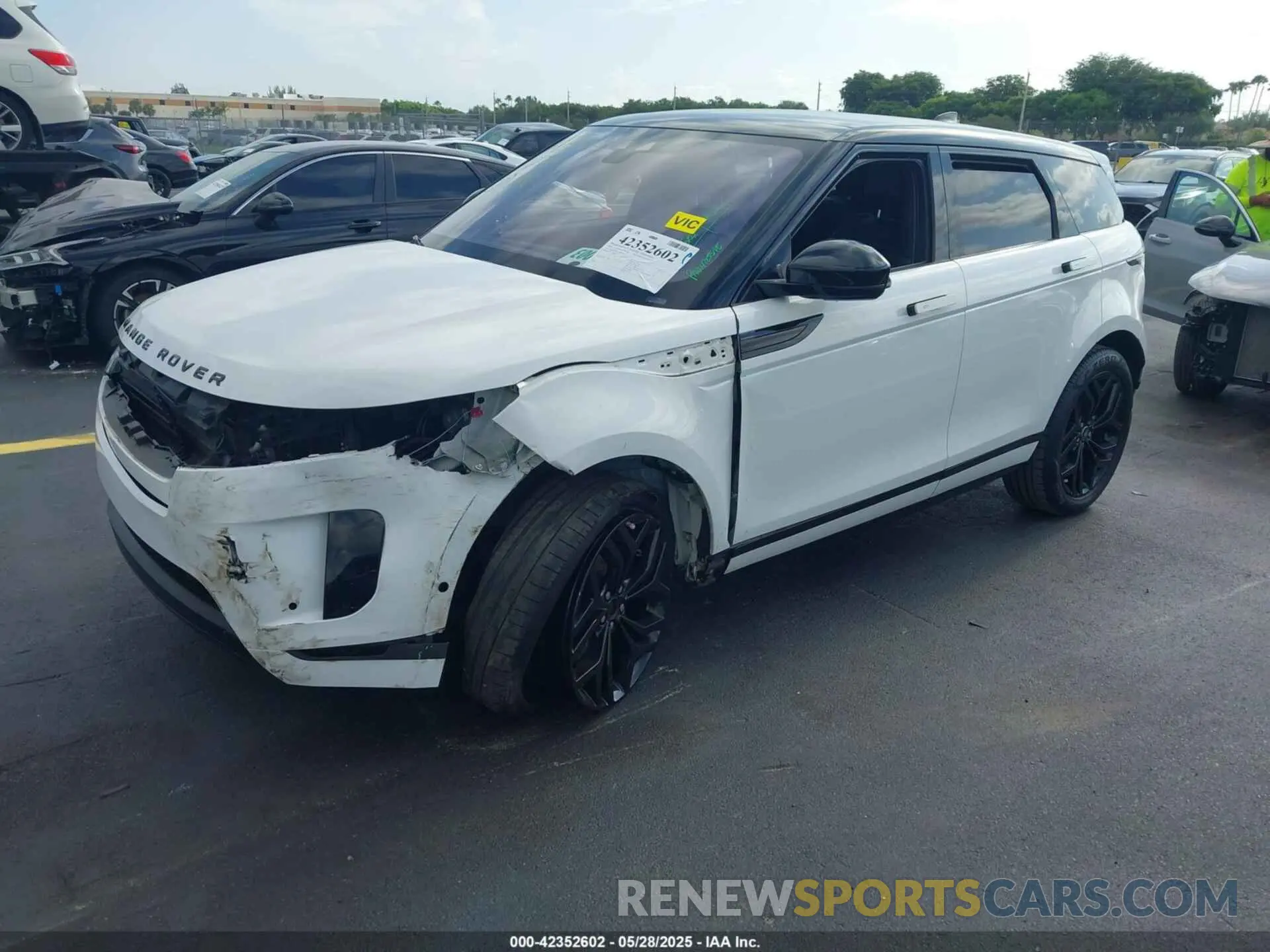 2 fotografías del automóvil dañado SALZP2FX6LH019279 LAND ROVER RANGE ROVER EVOQUE 2020