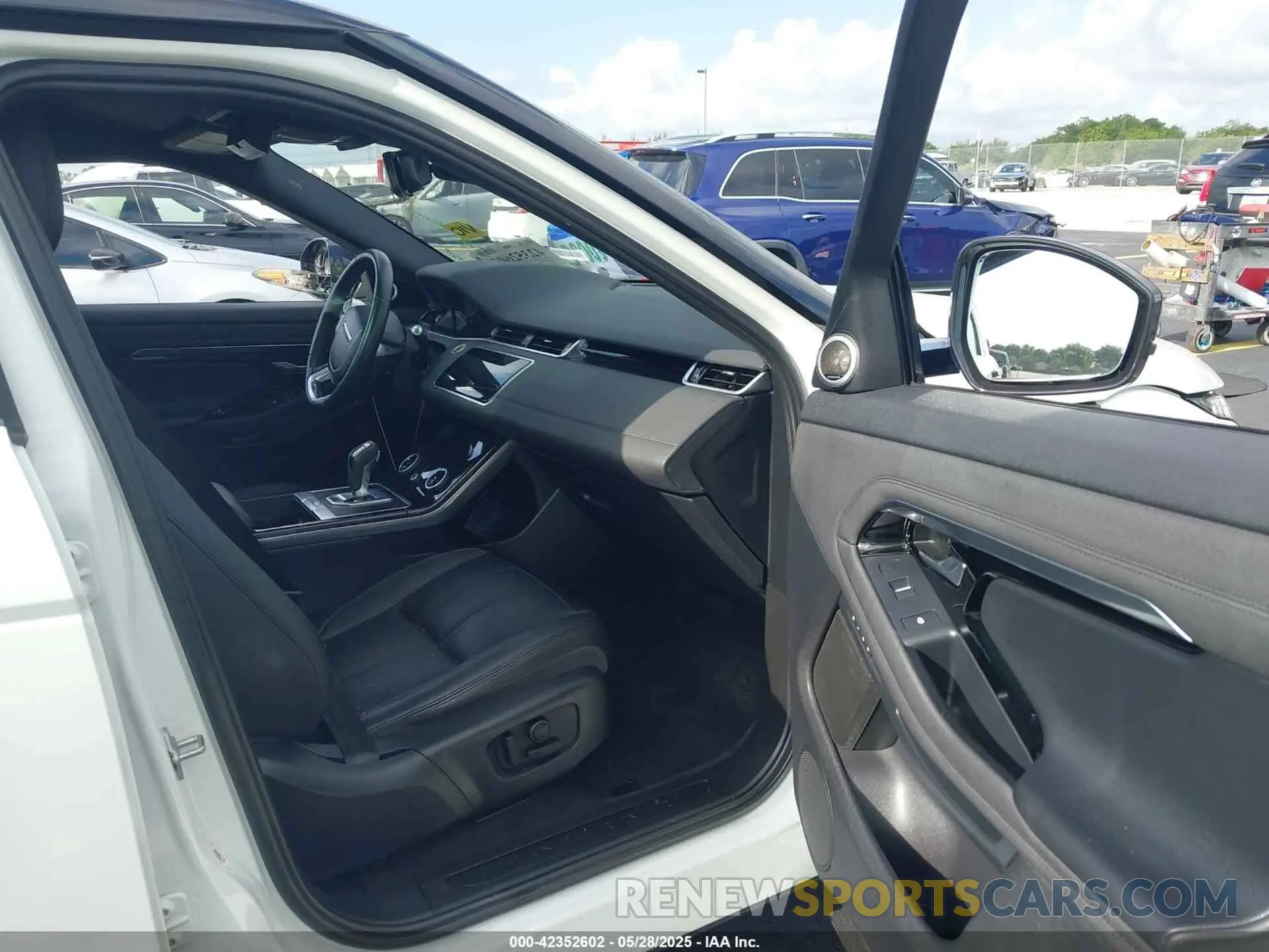 5 fotografías del automóvil dañado SALZP2FX6LH019279 LAND ROVER RANGE ROVER EVOQUE 2020