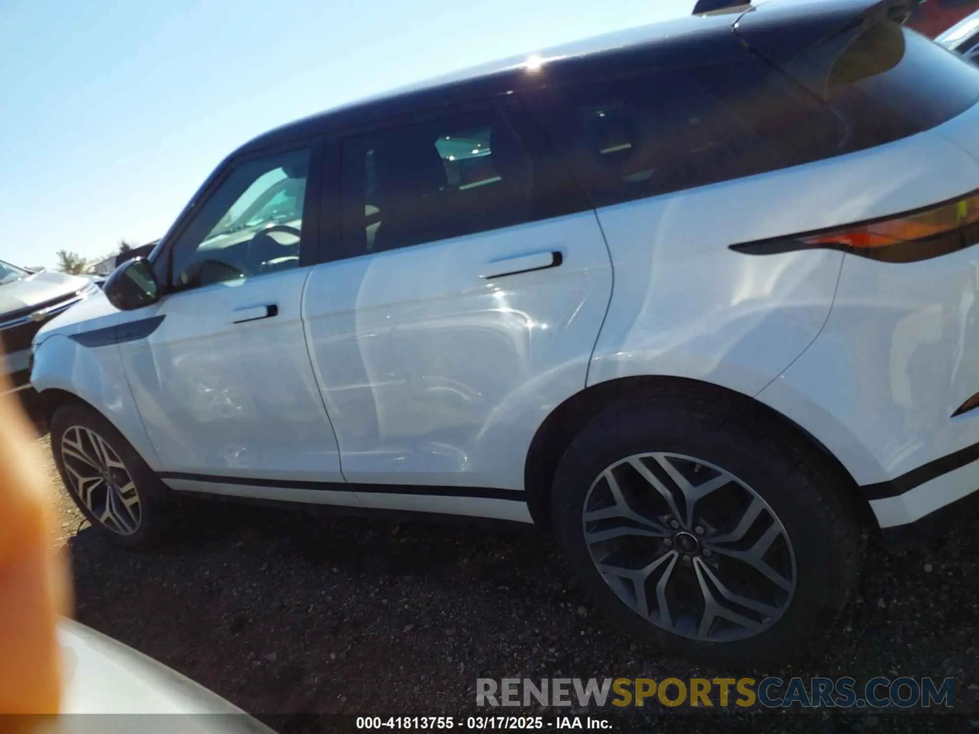 15 fotografías del automóvil dañado SALZP2FX8LH013564 LAND ROVER RANGE ROVER EVOQUE 2020