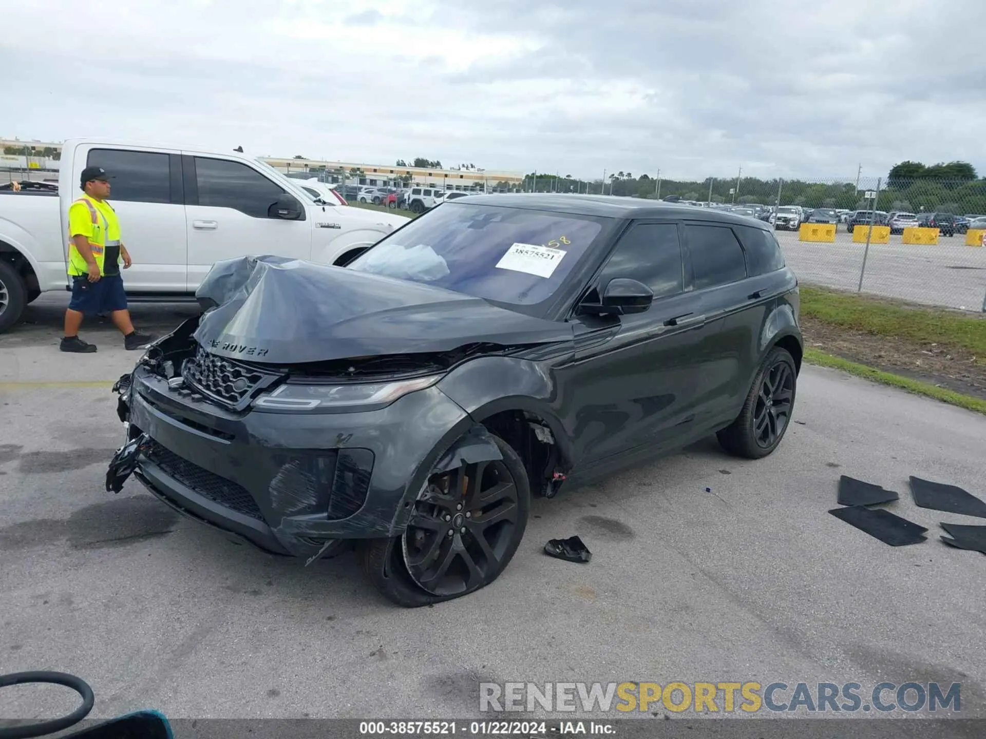 2 fotografías del automóvil dañado SALZP2FXXLH070641 LAND ROVER RANGE ROVER EVOQUE 2020