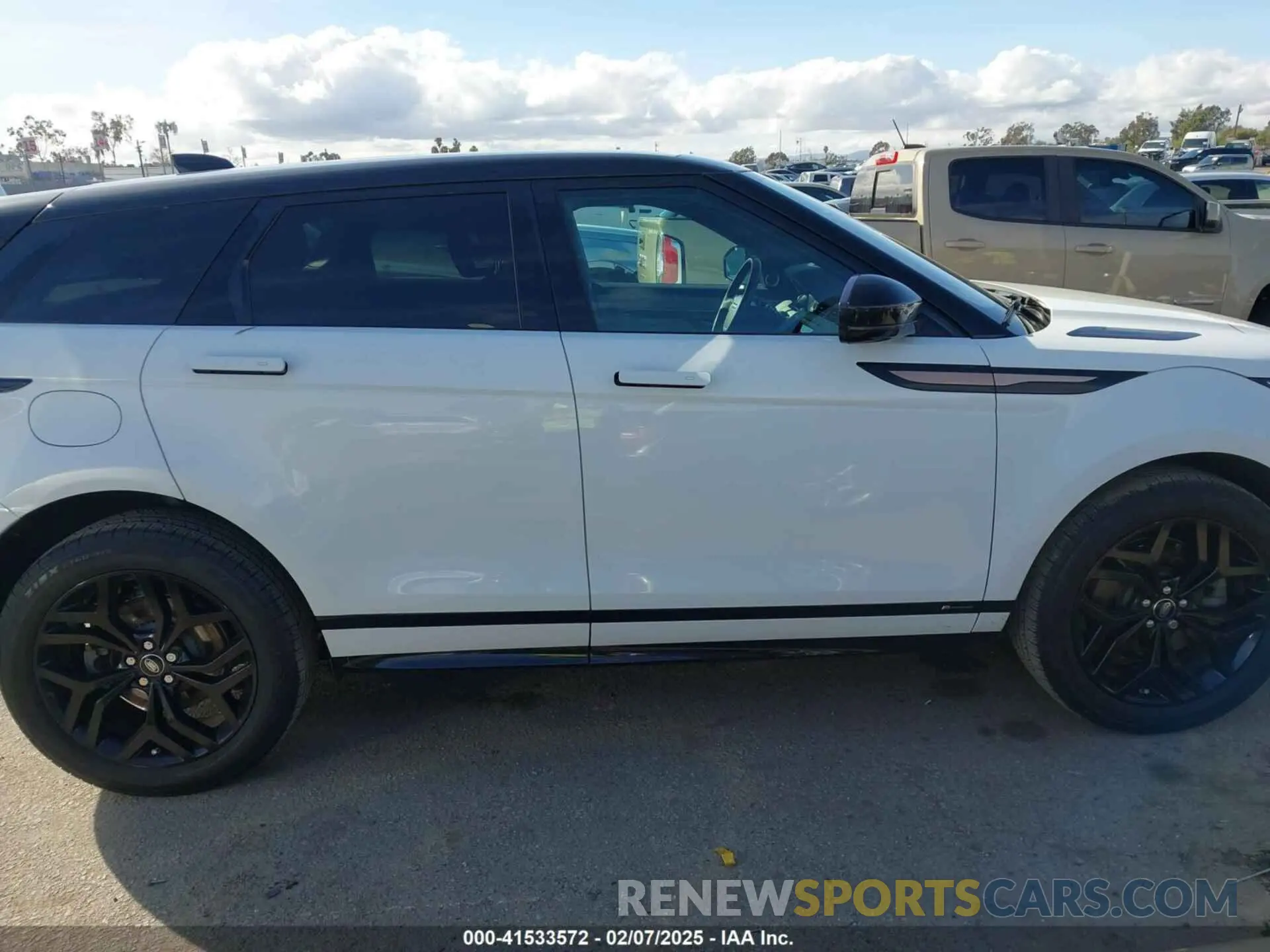 13 fotografías del automóvil dañado SALZT2GX7LH023559 LAND ROVER RANGE ROVER EVOQUE 2020