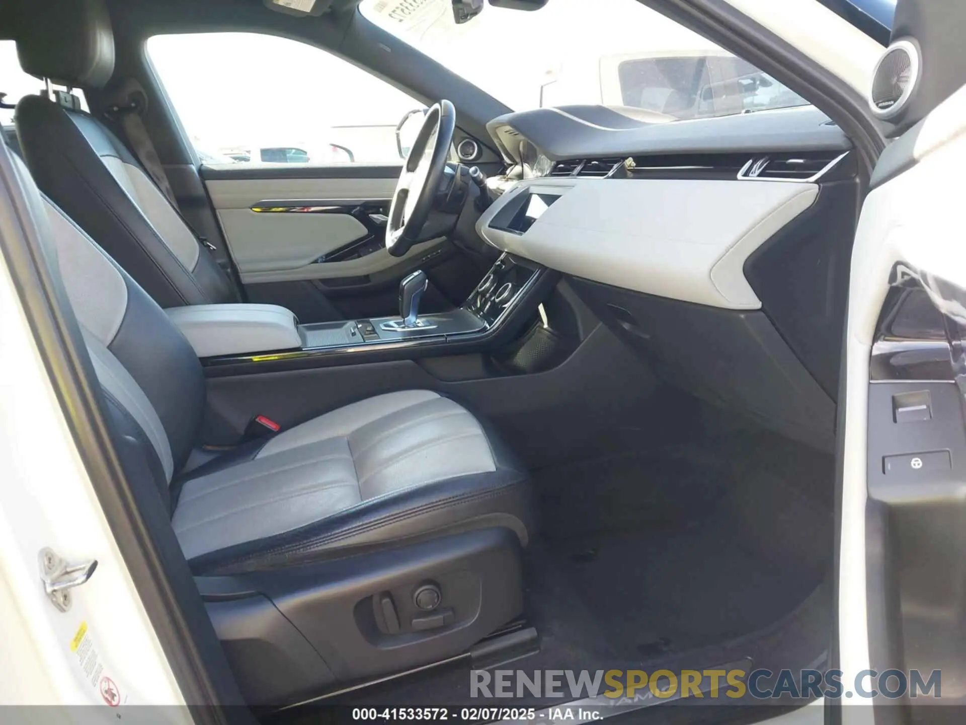 5 fotografías del automóvil dañado SALZT2GX7LH023559 LAND ROVER RANGE ROVER EVOQUE 2020