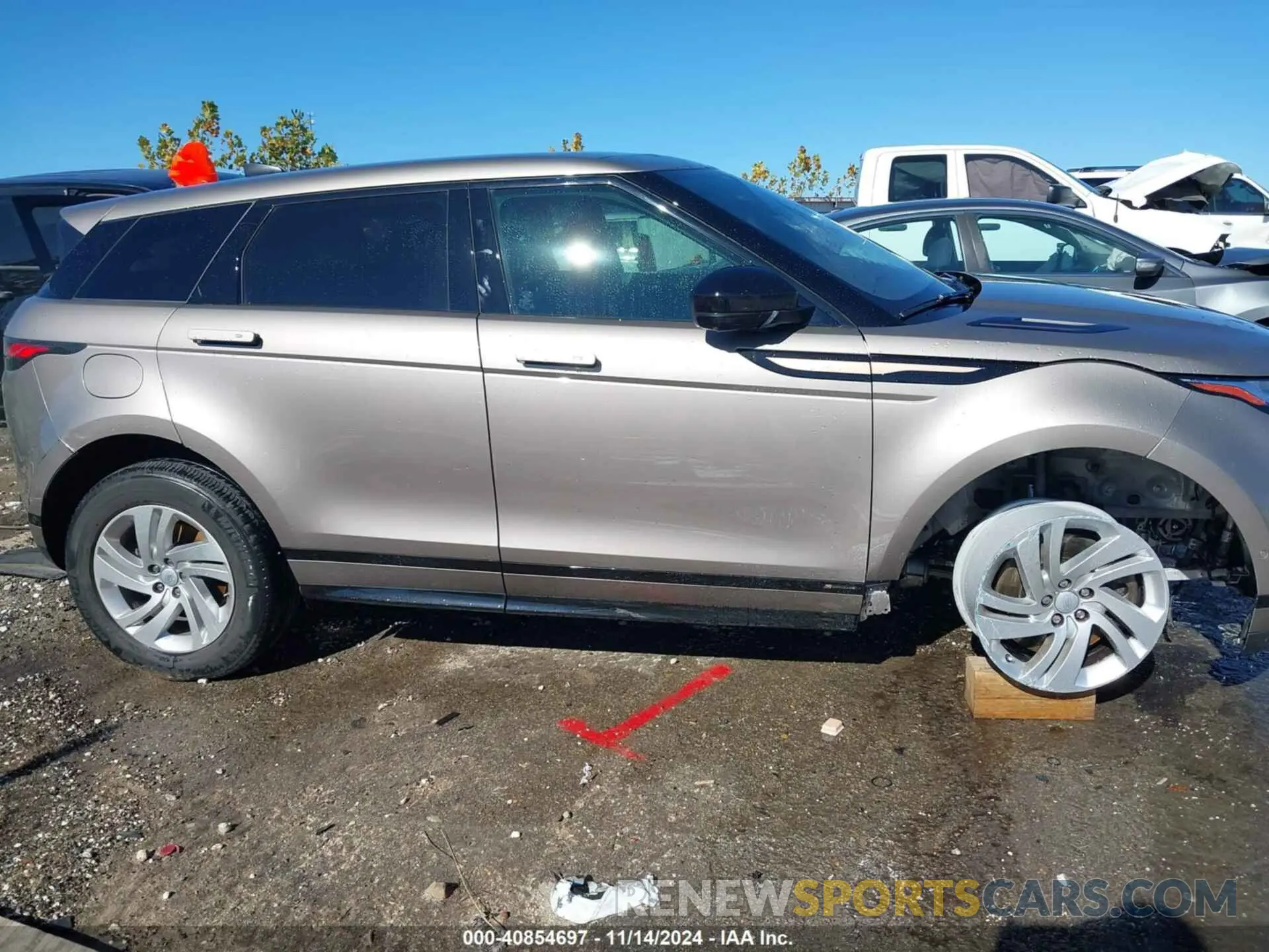 14 fotografías del automóvil dañado SALZT2FX1MH140279 LAND ROVER RANGE ROVER EVOQUE 2021