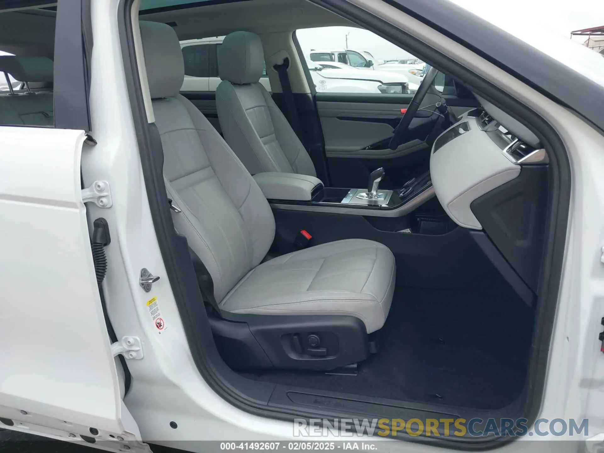 5 fotografías del automóvil dañado SALZJ2FX1PH206131 LAND ROVER RANGE ROVER EVOQUE 2023