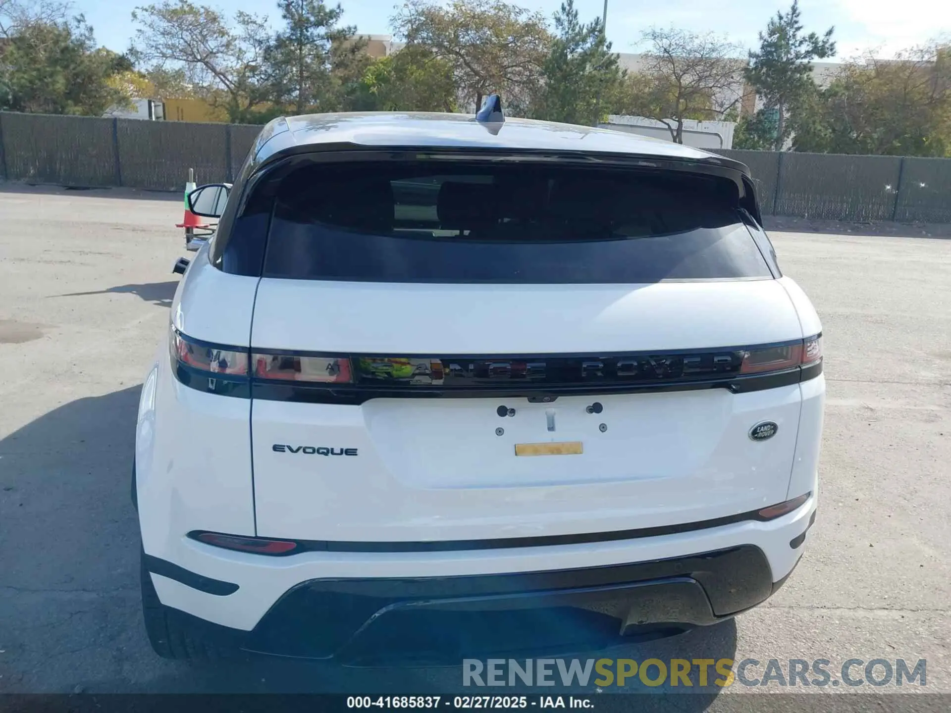 17 fotografías del automóvil dañado SALZP2FX5PH225960 LAND ROVER RANGE ROVER EVOQUE 2023