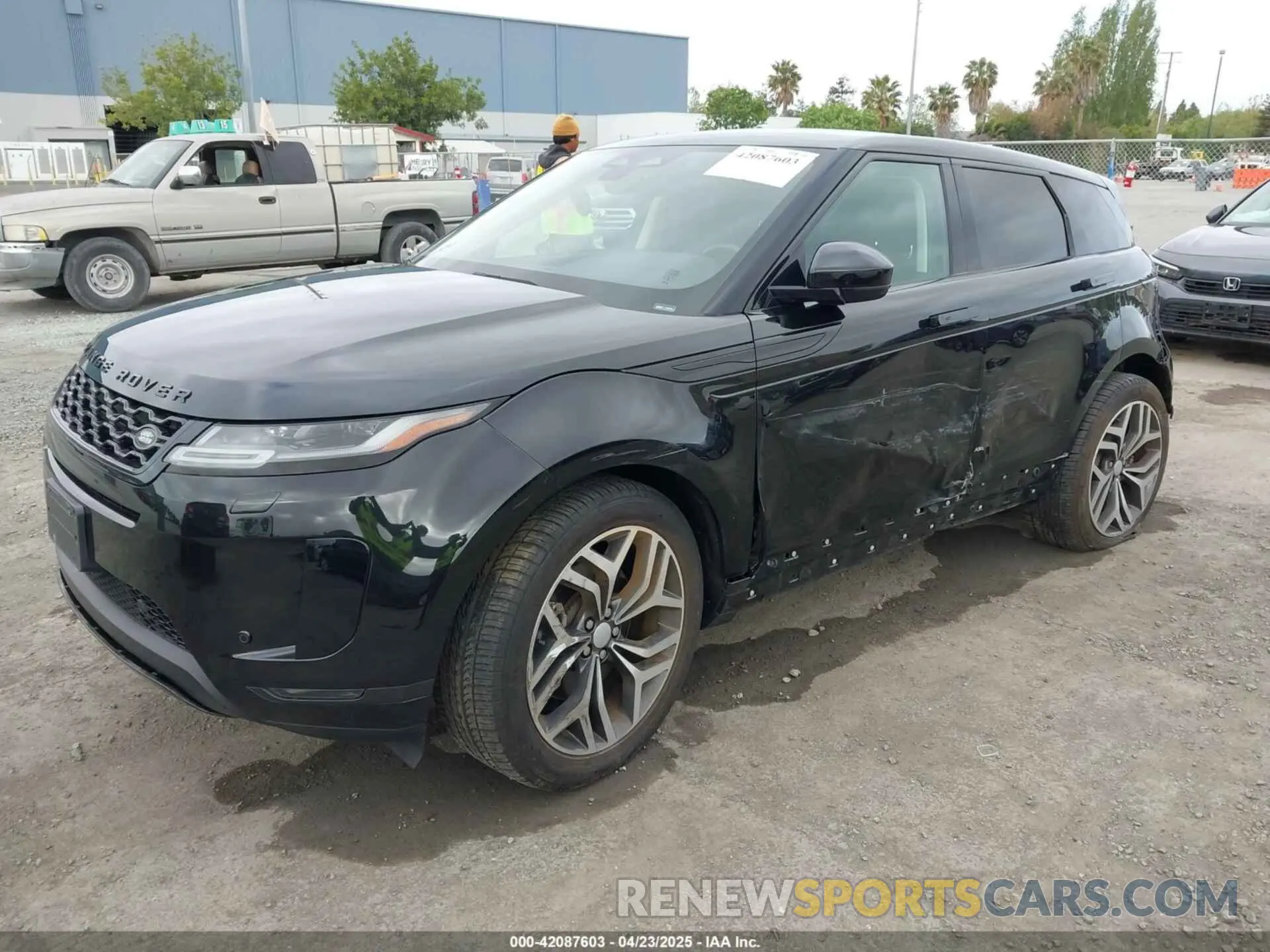 2 fotografías del automóvil dañado SALZP2FX6PH203711 LAND ROVER RANGE ROVER EVOQUE 2023