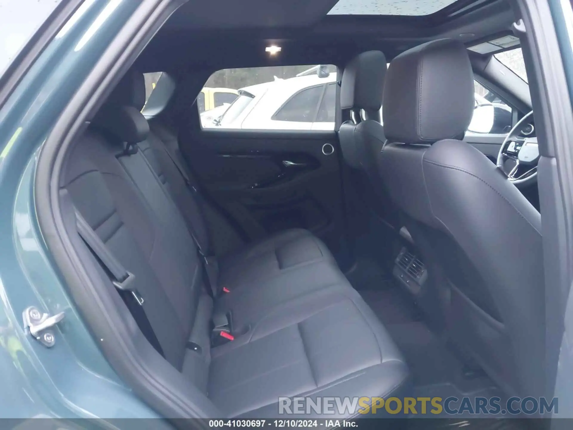 8 fotografías del automóvil dañado SALZJ2FX2RH244440 LAND ROVER RANGE ROVER EVOQUE 2024