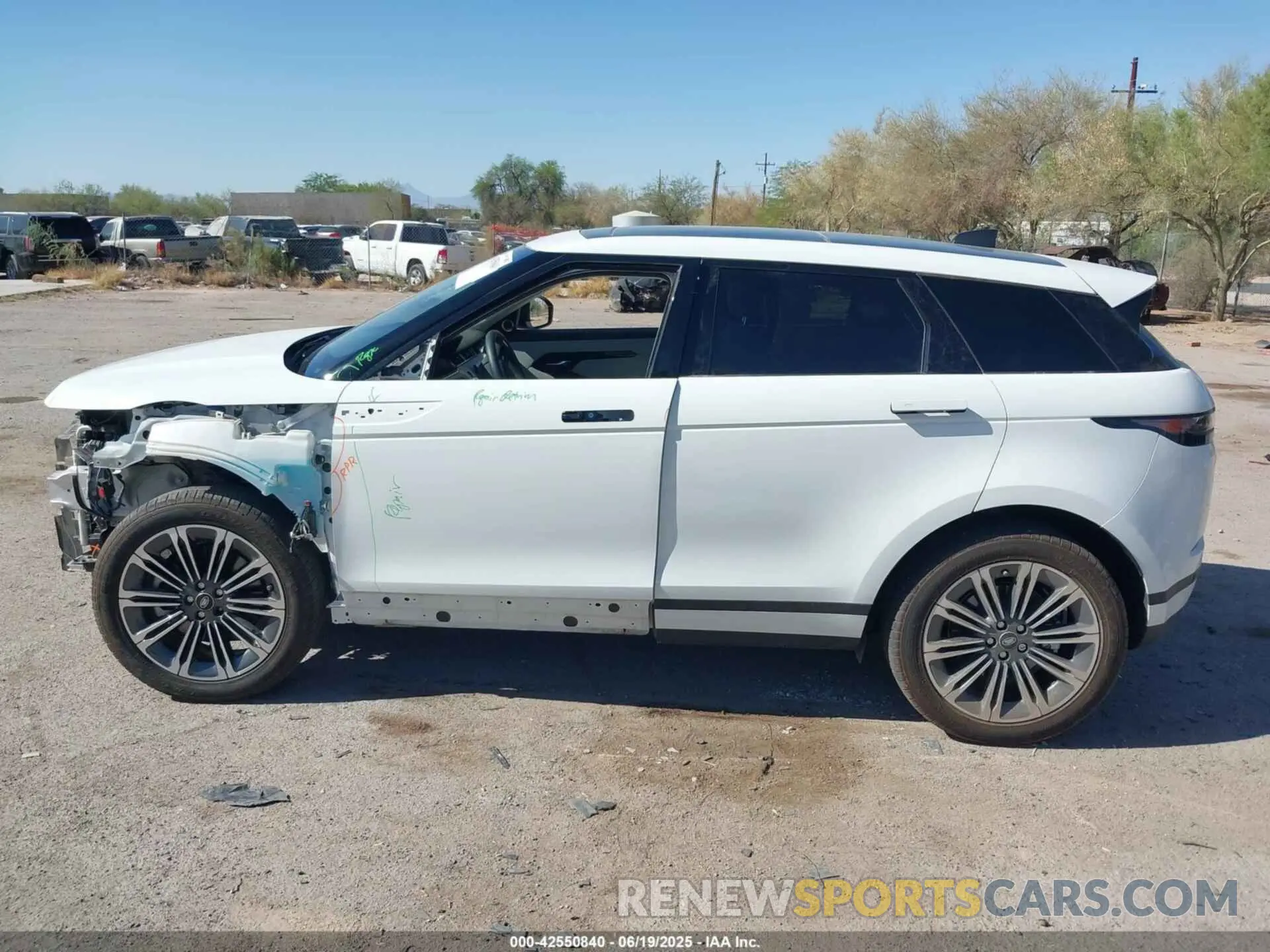15 fotografías del automóvil dañado SALZJ2FX8RH246290 LAND ROVER RANGE ROVER EVOQUE 2024
